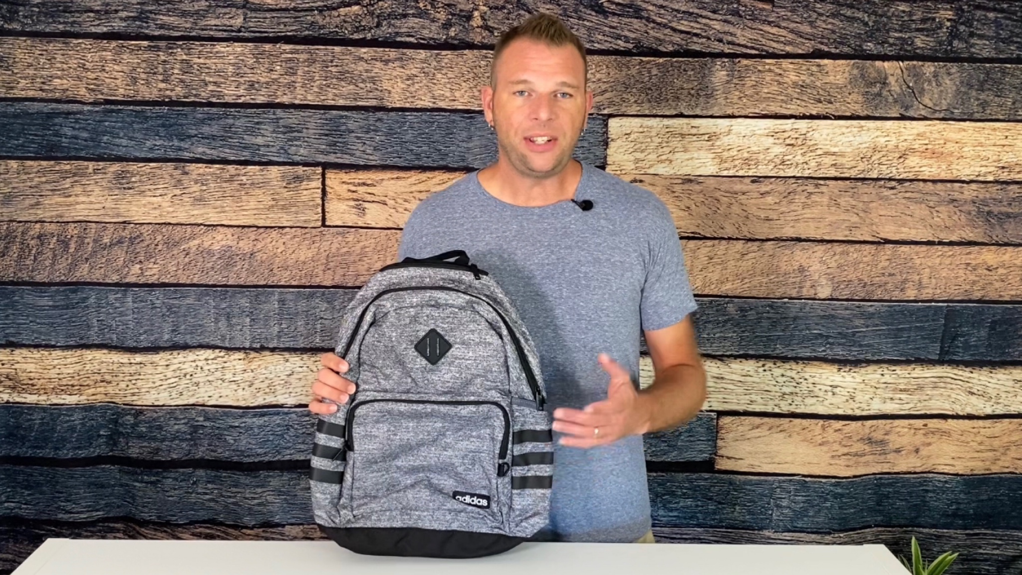 Watch adidas Classic 3S 4 Backpack Review on Amazon Live