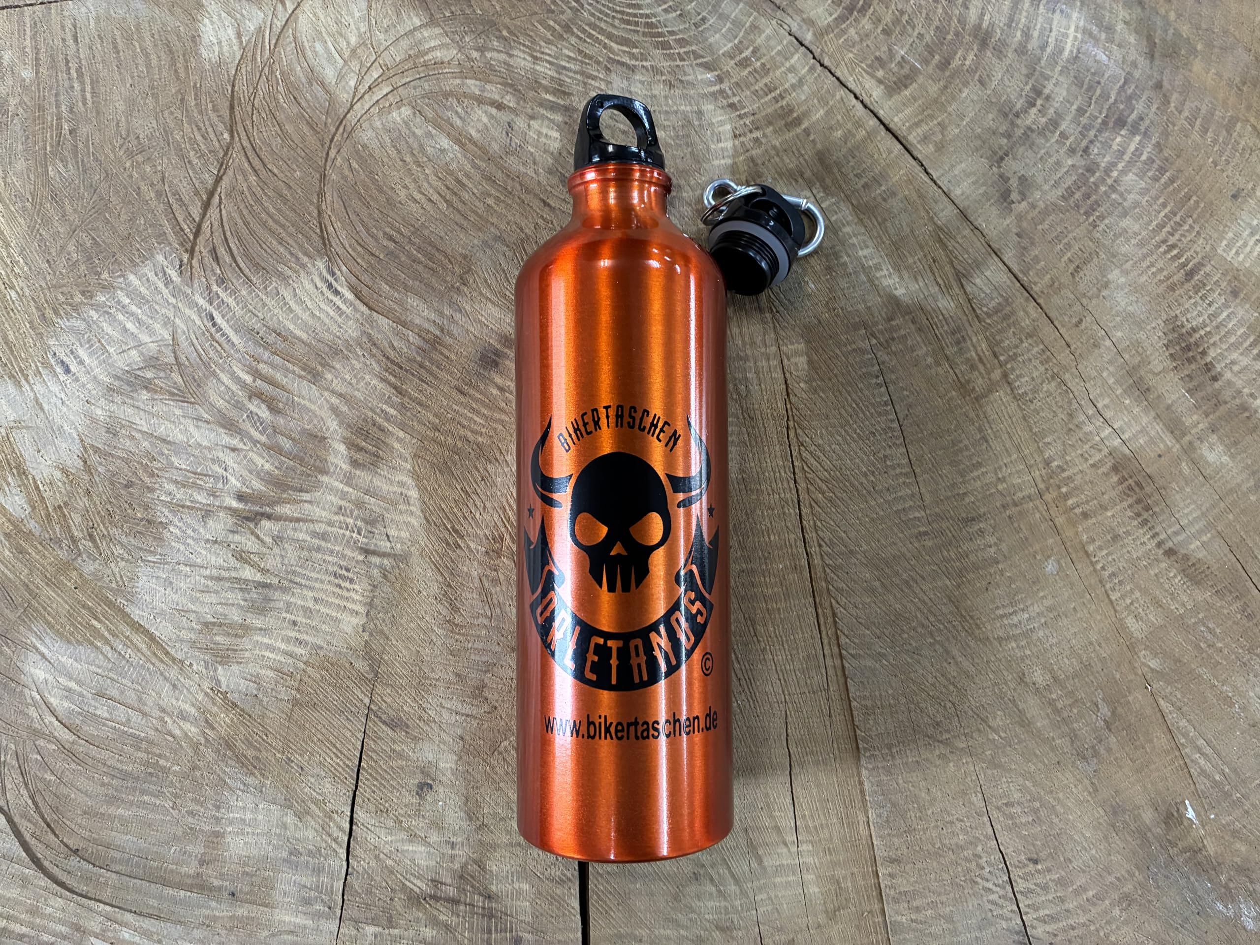 Benzinflasche Aluminium 800ml Orange Skull kompatibel mit Harley Davidson Schwingentaschen Seitentasche Satteltaschen Sportster Softail Rocker Biker Aluminium Alu Flasche benzin
