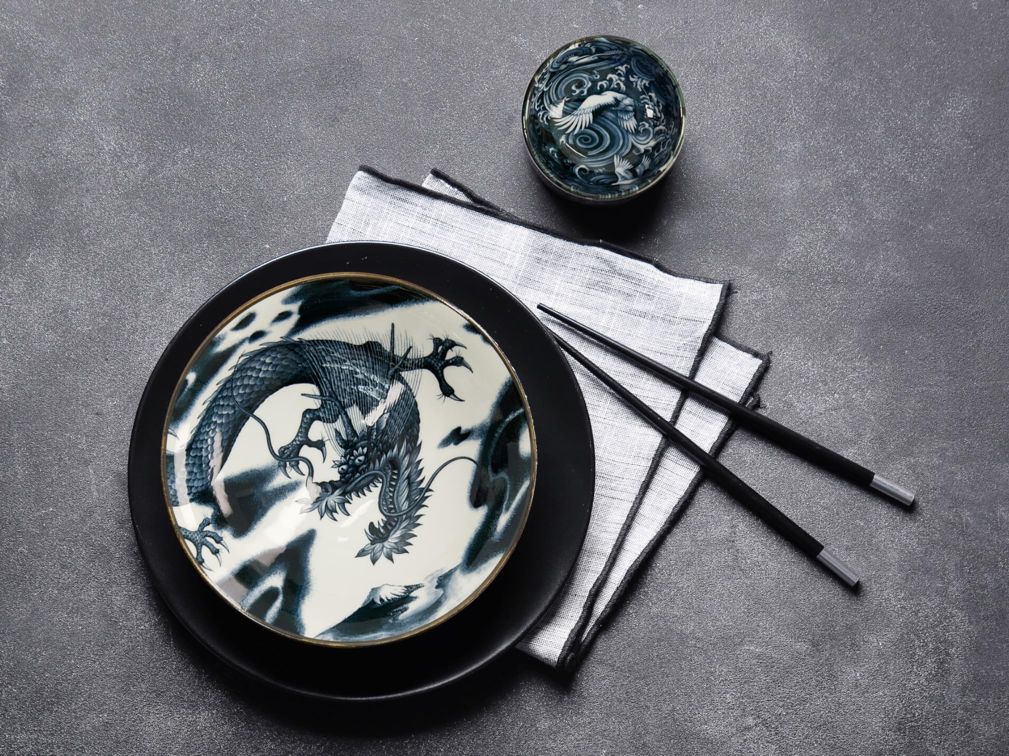 TOKYO Japonism Drachen-Schalen 2er Set, große Suppen- & Ramen-Schalen, dunkelgrau-weißes Porzellan, Ø 25,2 cm, 1600 ml, japanisches Design, Servierschalen für Nudeln & Salate