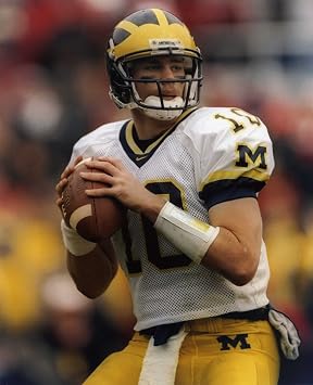 TOM BRADY COLLEGE 8X10 HIGH GLOSSY SPORTS ACTION PHOTO L Y