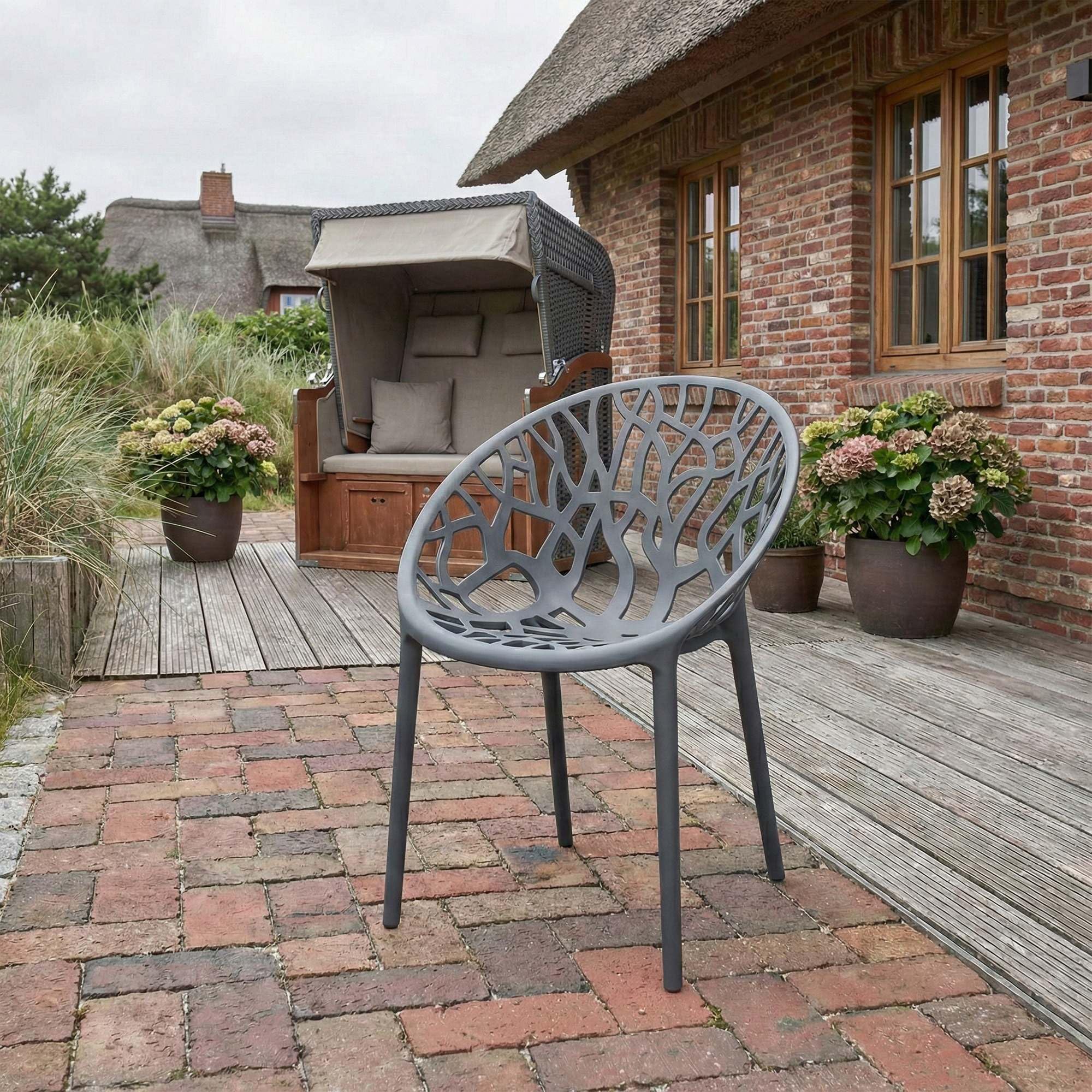 CLP Gartenstühle 2er Set stapelbar wetterfest Hope, Gartensessel mit Lehnen UV-beständig, Outdoorstühle aus Kunststoff bis 150 kg belastbar Farbe anthrazit