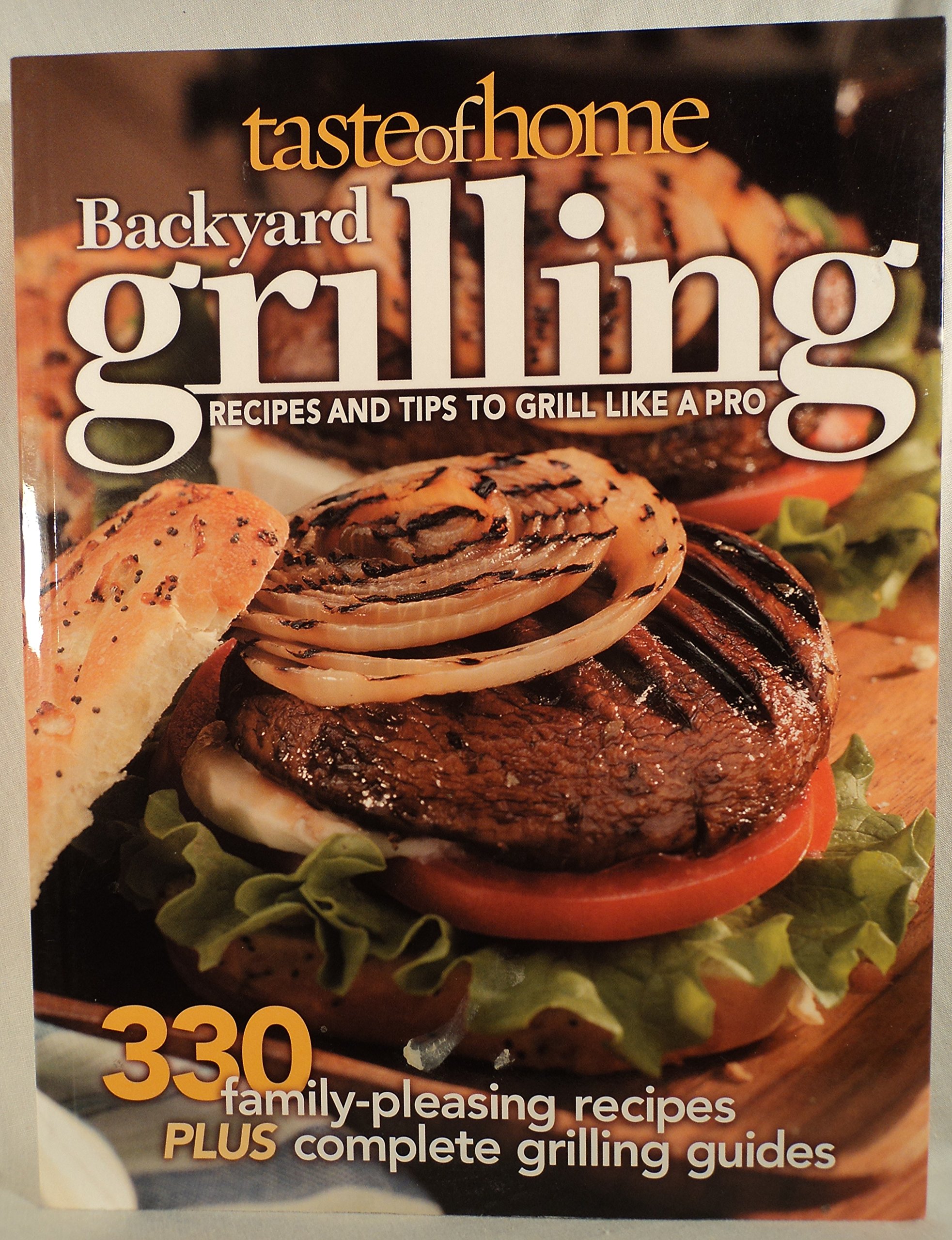 Taste of Home: Backyard Grilling Paperback