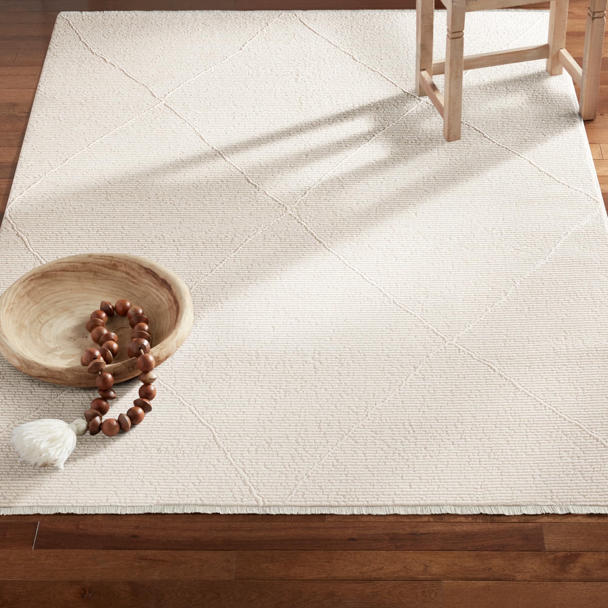 TOWN & COUNTRY LUXE Tretta Contemporary Diamonds Area Rug with Plush High-Low Texture, Ivory, 6ft 6in x 9ft 6in