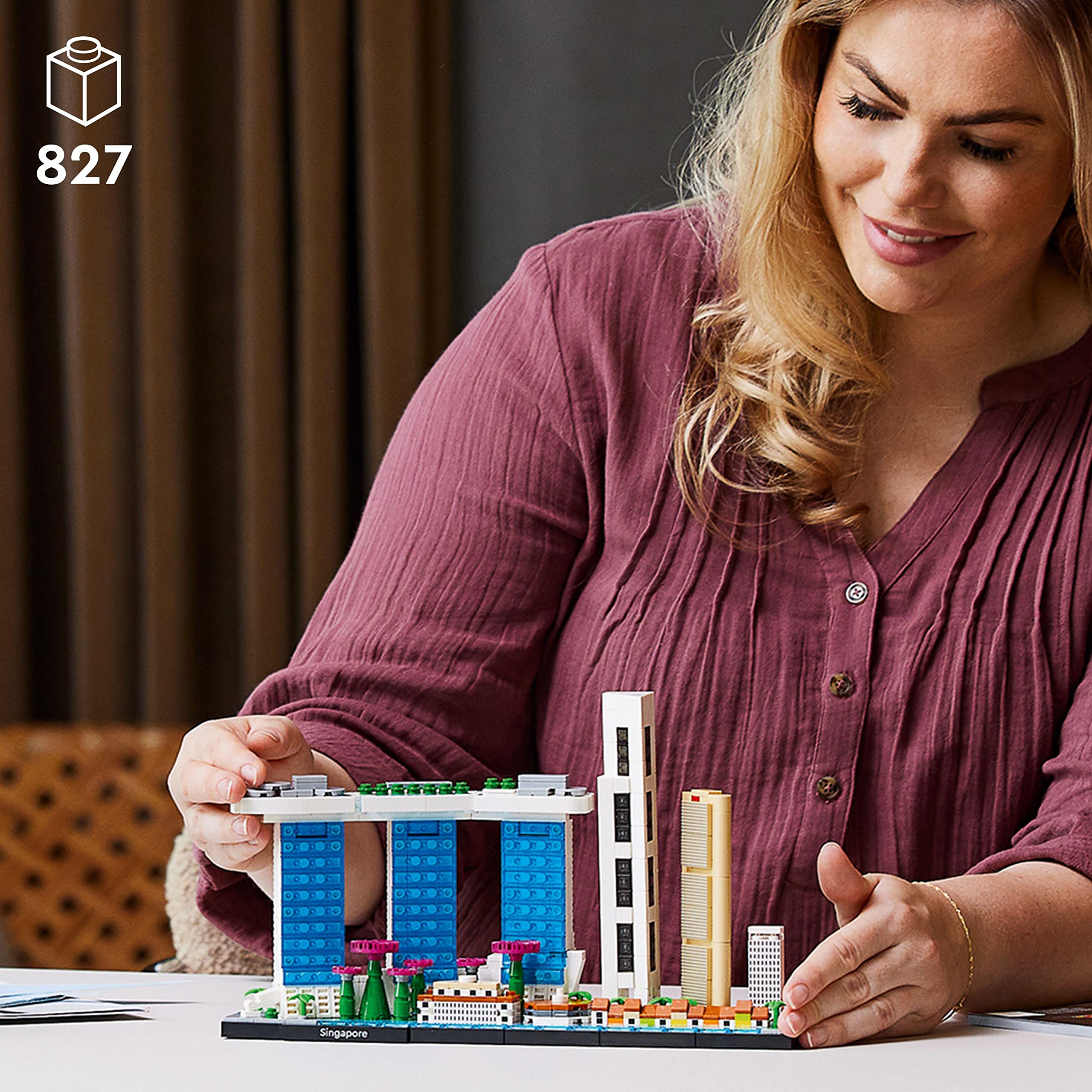 LEGO Architecture Singapore, Kit Modellismo per Adulti da Collezione, Idea Regalo per Uomo, Donna, Lui o Lei, Set di Costruzioni della Collezione Skyline, Hobby Creativo Fai da Te 21057