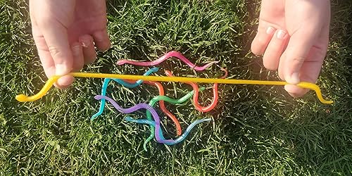 Miniatura 8 de UpBrands Juego de 96 juguetes elásticos de lagartos y serpientes a granel, kit para recuerdos de fiesta de cumpleaños para niños, bolsas de