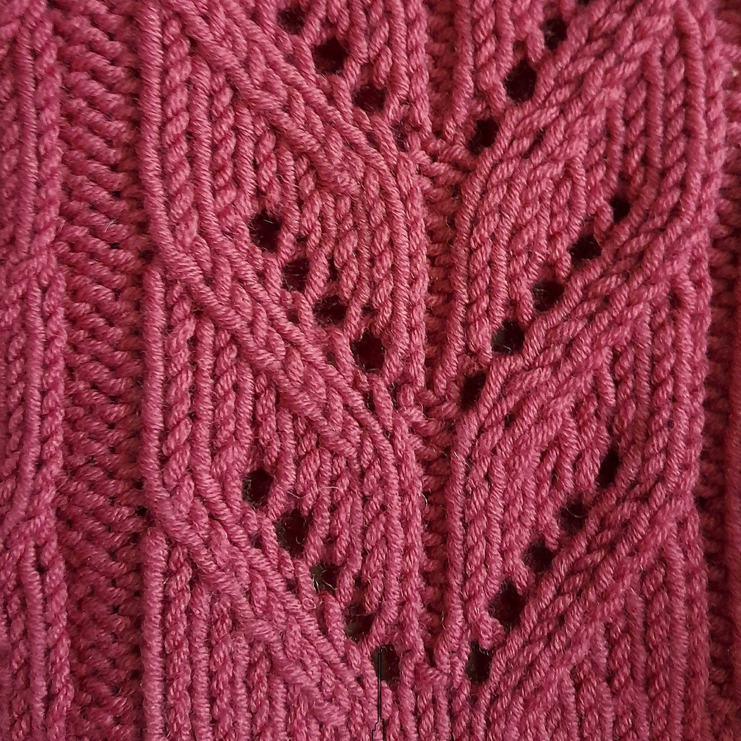 Pagliaccetto neonata fatta a maglia, in lana merino lilla con bottoncini di legno e cuori. Idea regalo di nascita. ARTICOLO ORIGINALE E UNICO MOMpATchWORK