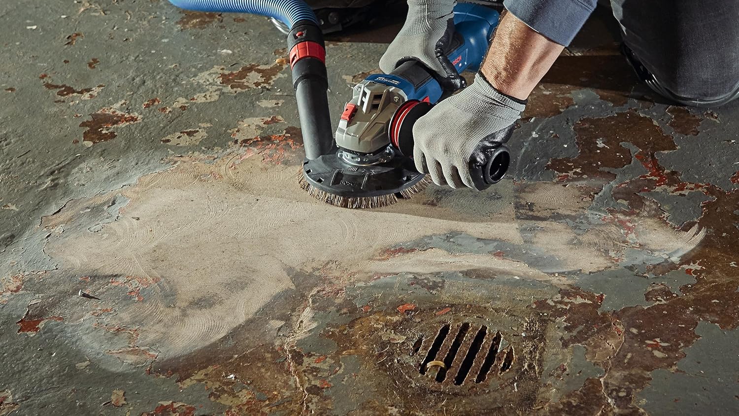 Bosch GWS18V-10B14 18V Brushless 4-1/2 – 5 In. Angle Grinder Kit with (1) CORE18V® 8 Ah High Power Battery
