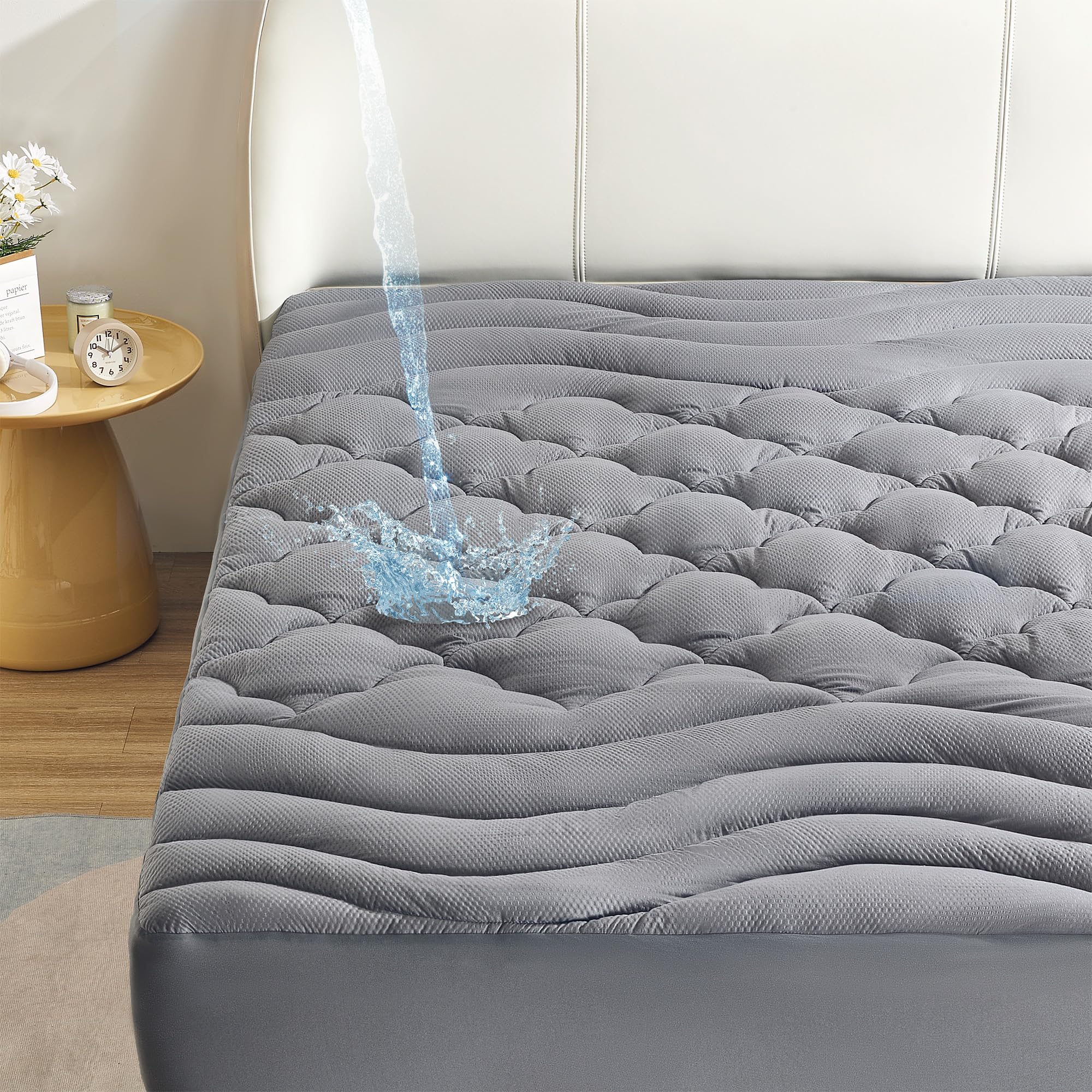 Waterproof Mattress Pad Cooling Mattress Cover, Soft Quilted Mattress