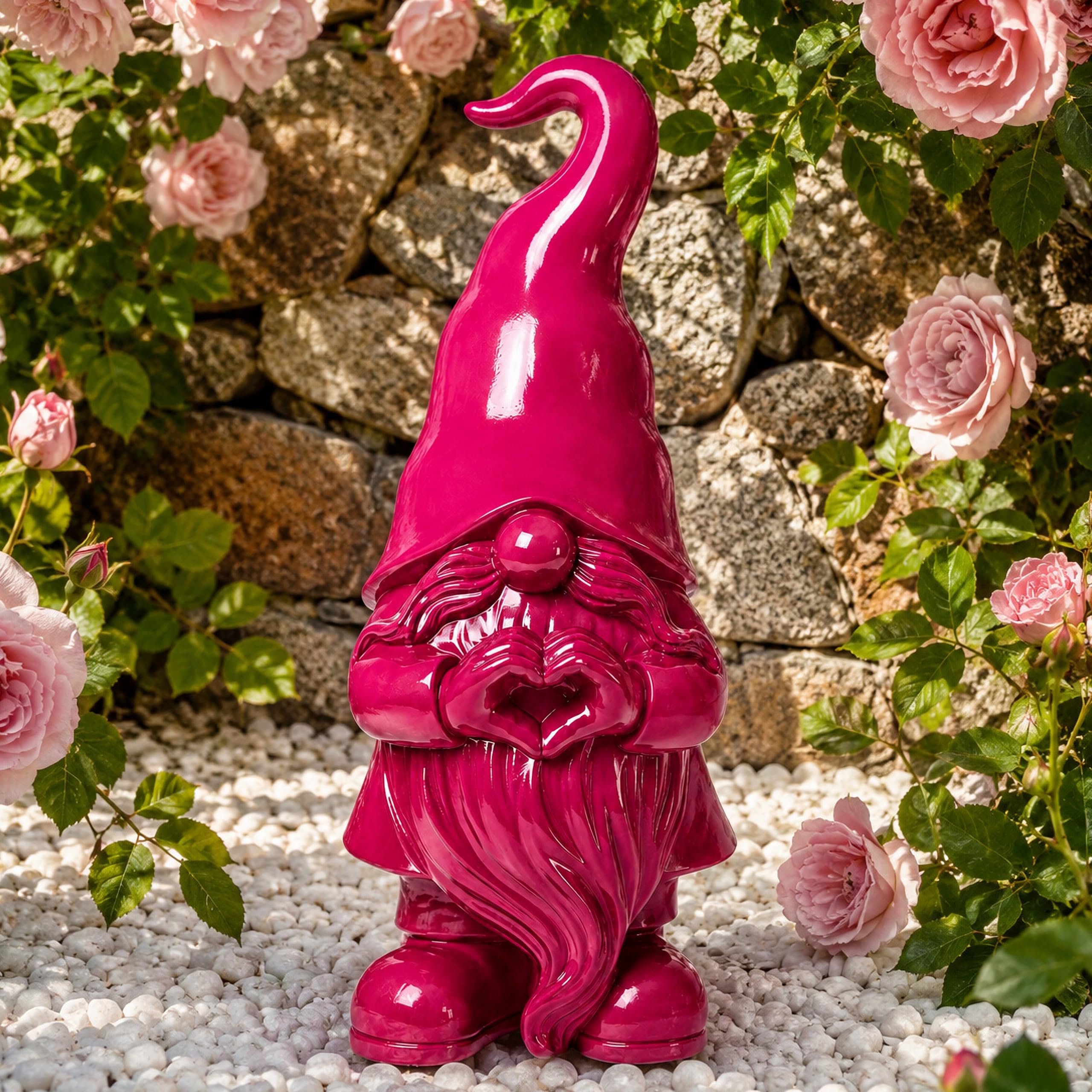 Pommerntraum ®| Gartendeko Verliebter Gartenzwerg Zwerg Wichtel Gnom Herz | Sammlerfigur Gartenfigur DesignZwerg Pop-Art Zwergenfigur Zwergenskulptur (AMOR)