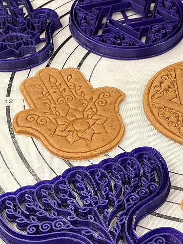 Miniatura 2 de Juego de 4 moldes de cortadores de galletas para hamsa, Magen David (estrella de David), Hanukkah Menorah Savivon (Dradel) de 4.5 pulgadas producido