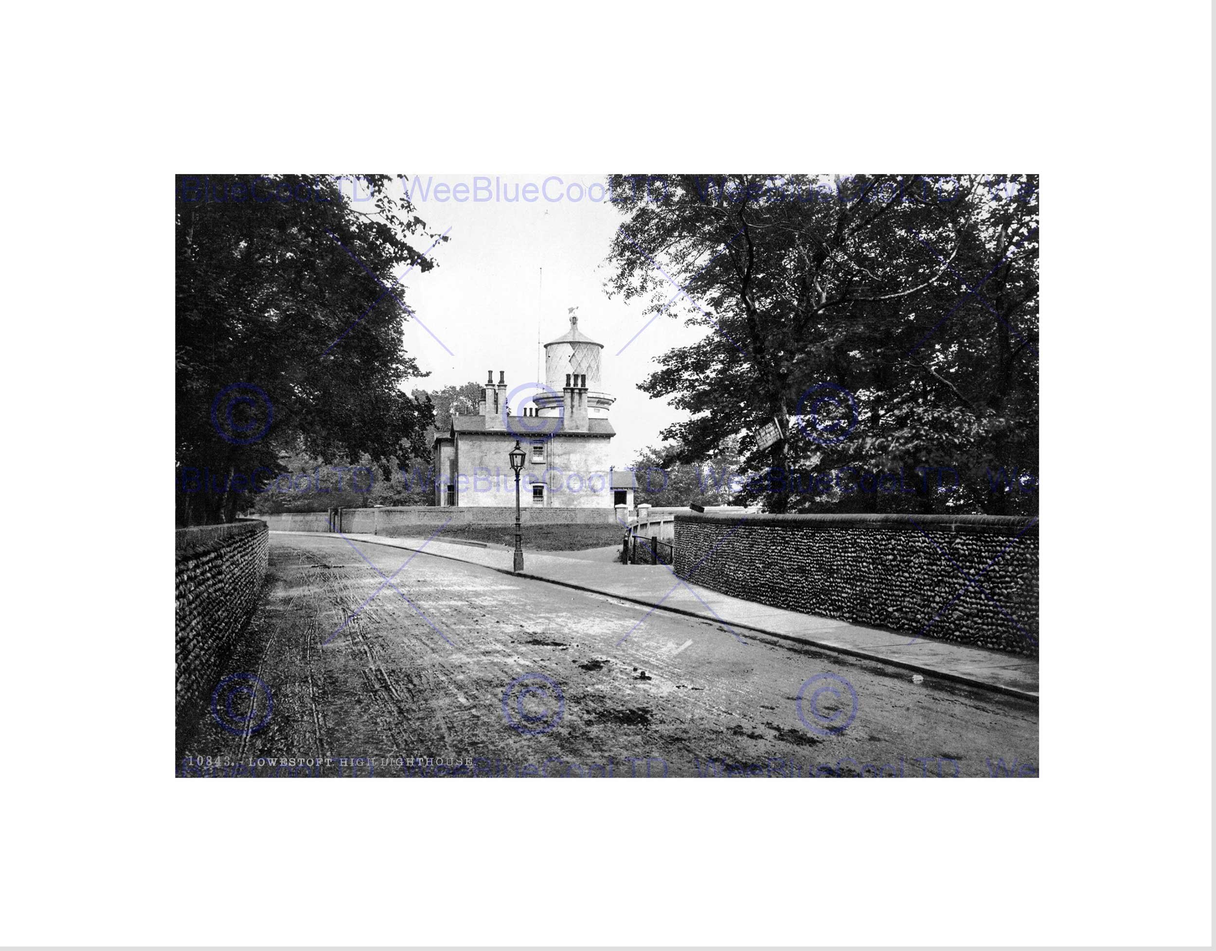 Wee Blue Coo LOWESTOFT HIGH LIGHTHOUSE ENGLAND VINTAGE OLD BW FRAMED ART PRINT MOUNT B12X297