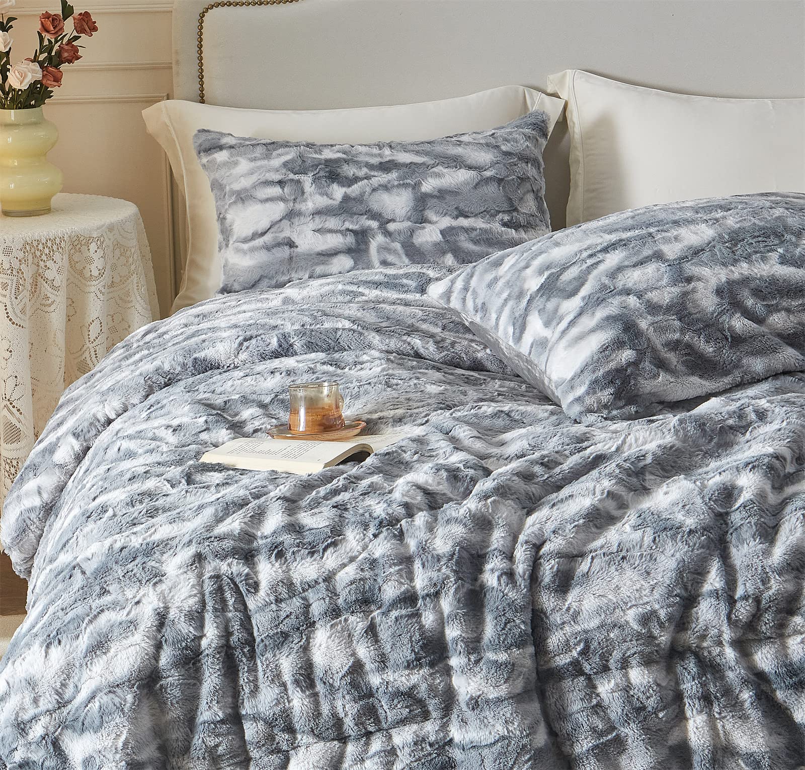 Wajade Marble Print Faux Fur Comforter Set - Soft Fluffy Shaggy Bedding for All Seasons - 3Pcs With 1 Comforter and 2 Pillow Covers (Marbled Blue Grey, Queen Size)