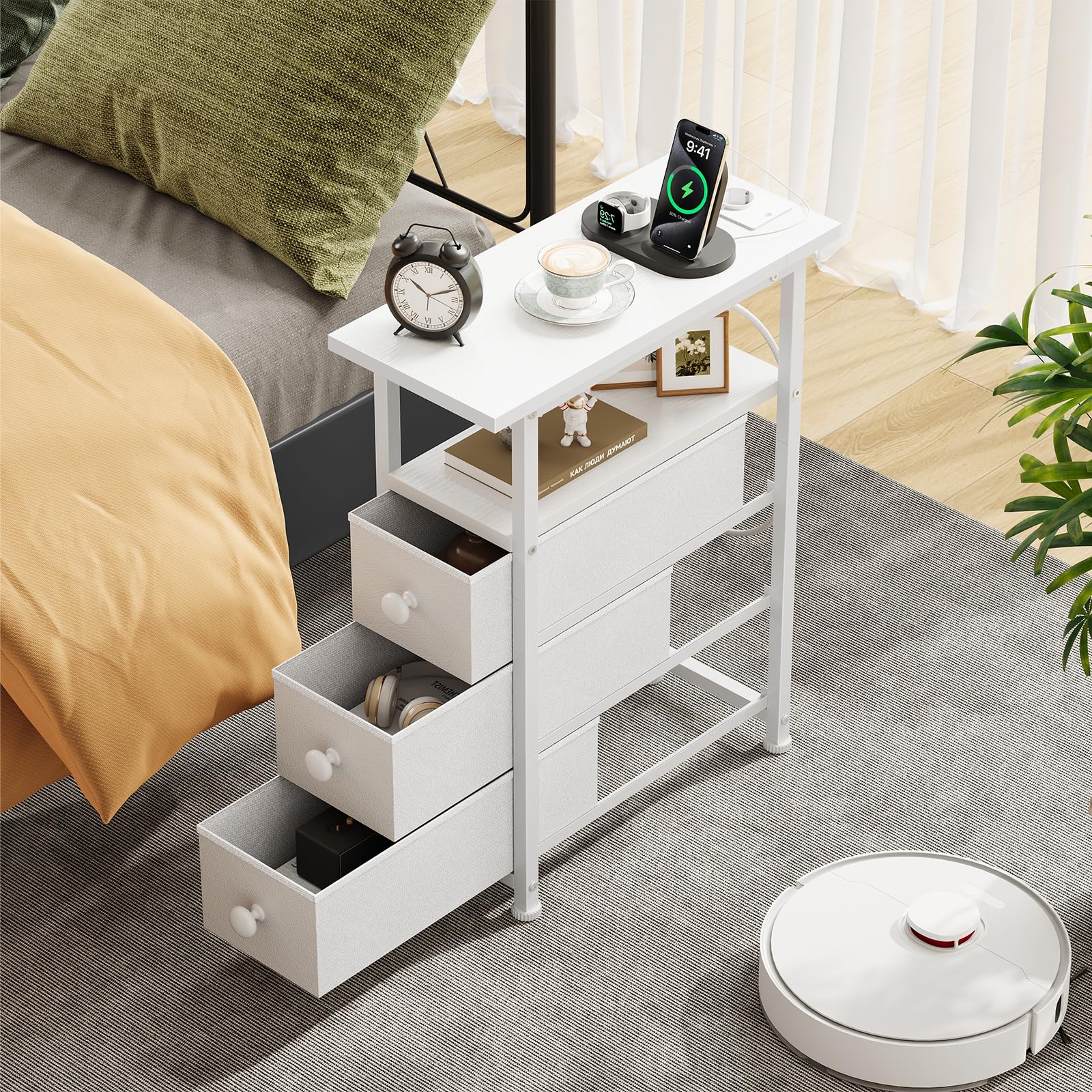 HOOBRO Tables de Chevet avec Multiprises, 1 Prise et 2 Ports USB, Tables d’Appoint avec 3 Tiroirs, Bouts de Canapé avec Rangement, Petit Espace, Salon, Chambre, Blanc EWW482CBZ01