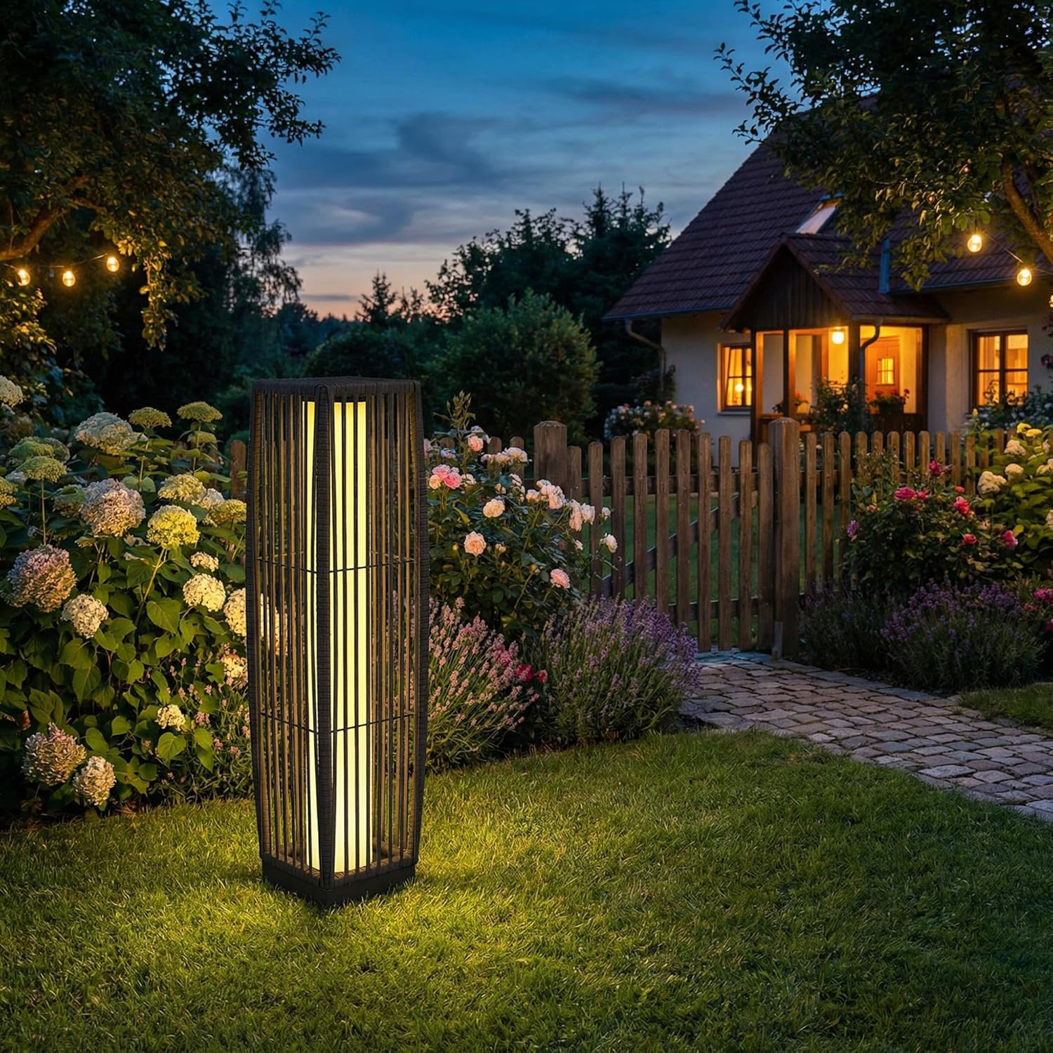 Outsunny Rattan Solar Floor Lamp, 68 cm Tall Garden Lantern Pathway Light, Decorative Outdoor Lighting with Auto On/Off LED Lights, IP44 for Porch, Courtyard, Terrace, Dark Grey