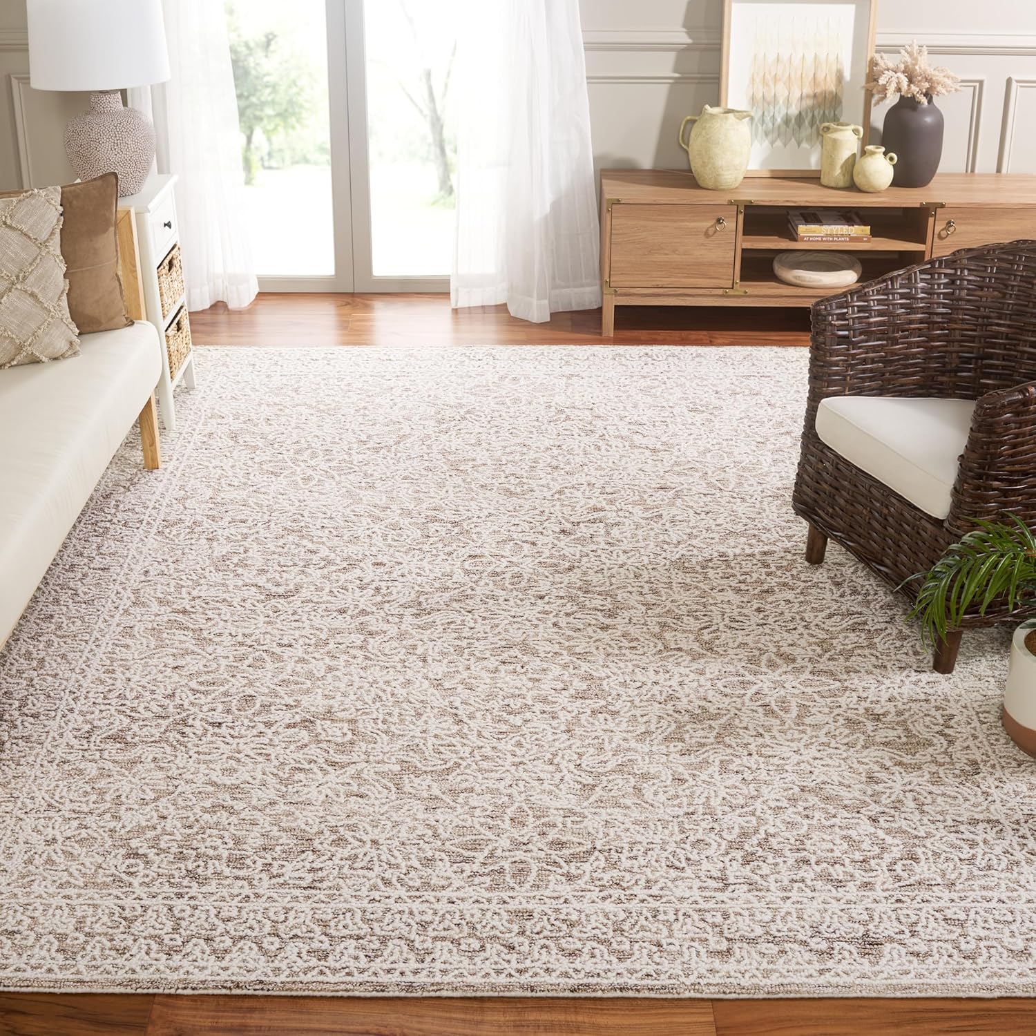 SAFAVIEH Area Rug 8x10 - Ebony Collection - Large - Brown & Ivory, Handmade Wool, Ideal for Living Room, Bedroom, Office, Dining Space (EBN202T)