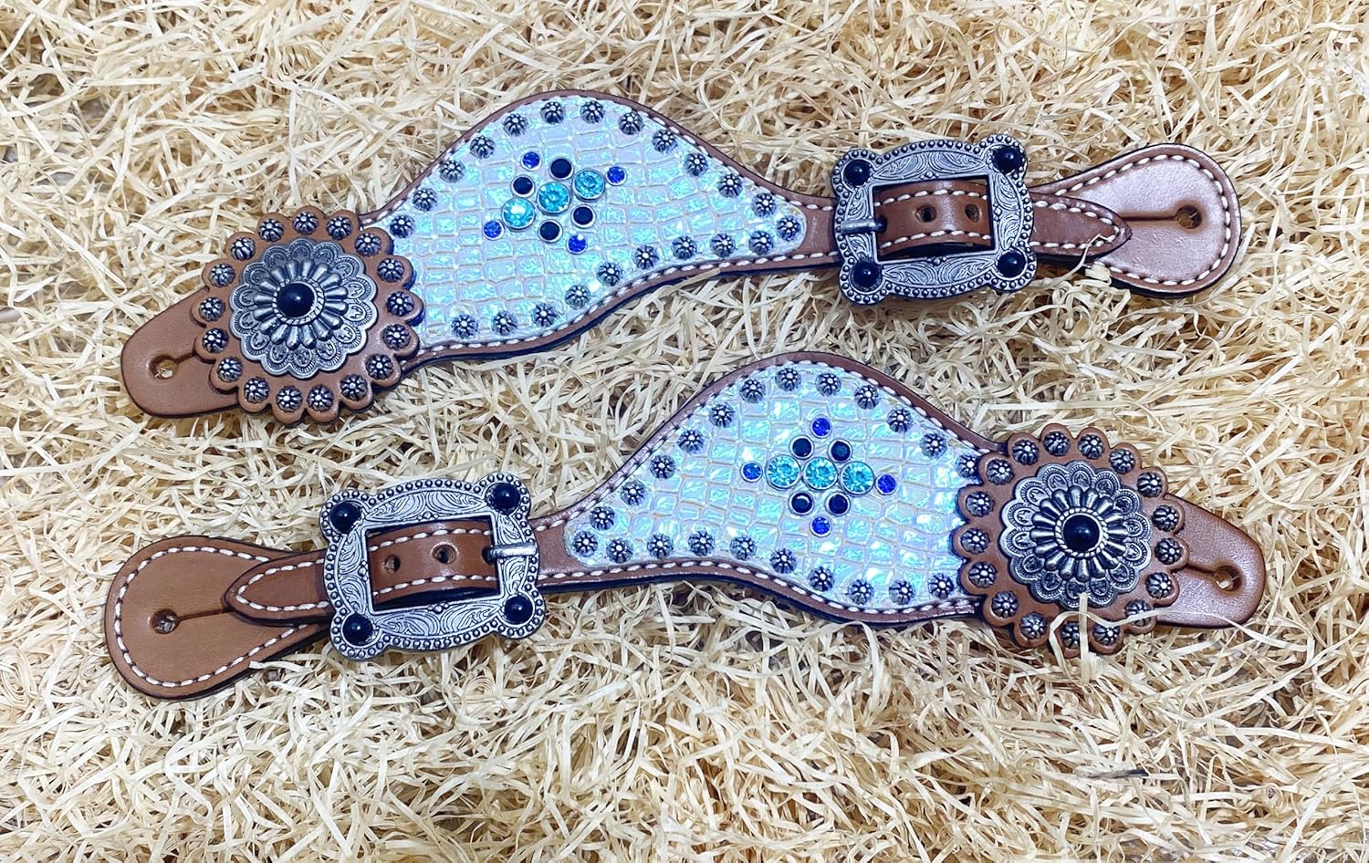 SPUR STRAP Western Women, Set Decorated with Holographic Snake Print and Hand Carved Stone Beads Concho