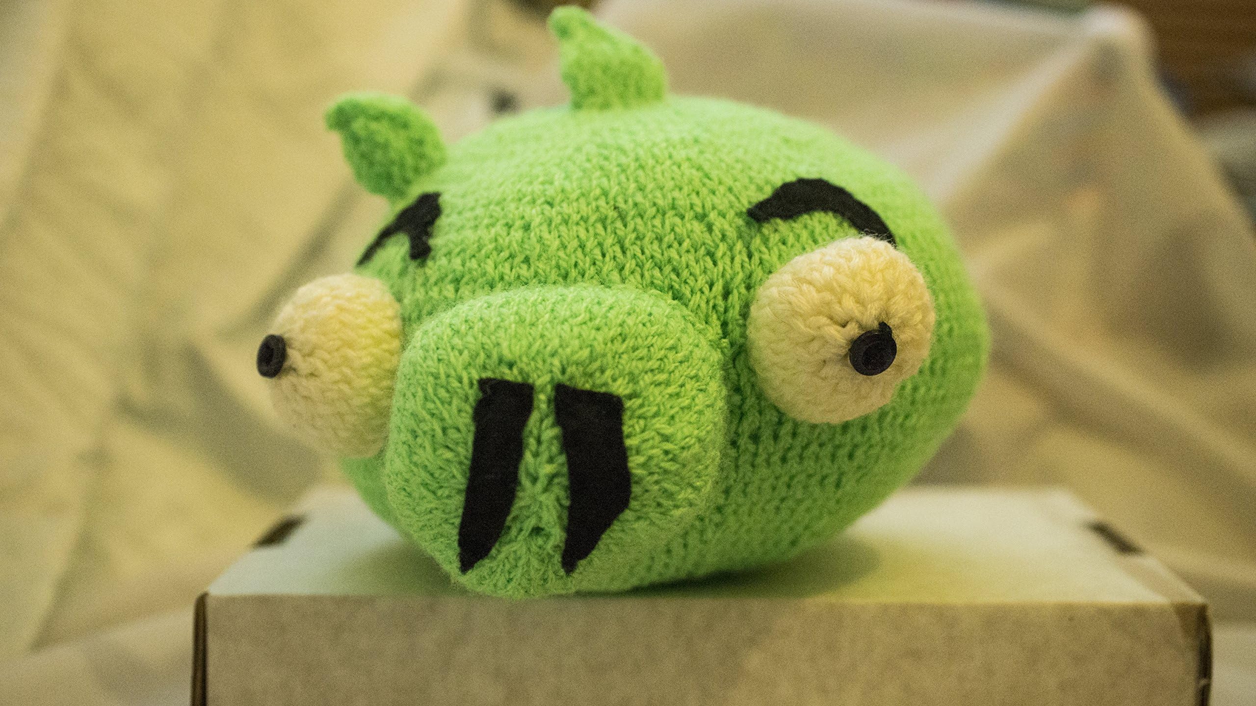 hand knitted irate pig