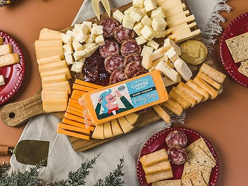 Vista 28 de Cheese Bros Game Day Caja de regalo de lujo Fresco de Wisconsin Incluye goudas, cuajada, queso cheddar envejecido de 8 años, mostaza, salchicha