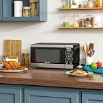 Kenmore Micro-ondes de comptoir, 6 Menus de préréglage automatique, verrouillage pour enfants, dégivrage & Caractéristiques de cuisson express, 900 Watt, .9 Cu Ft, acier inoxydable