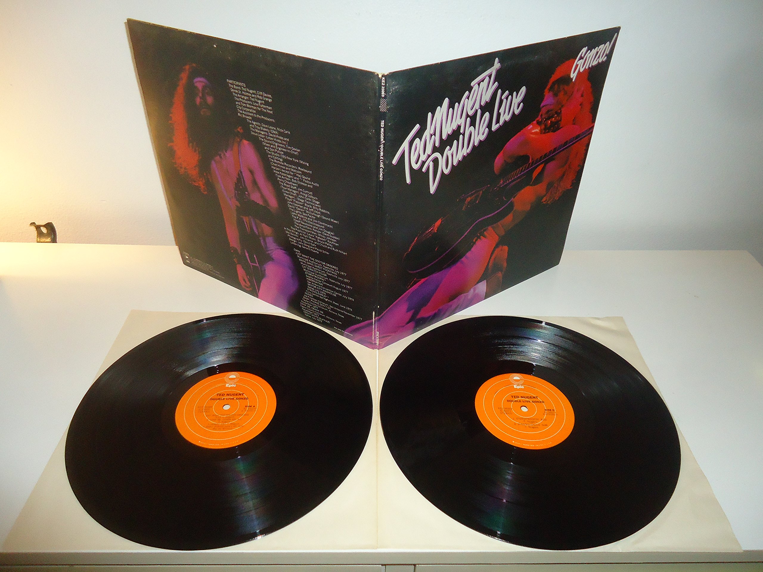 Ted Nugent di Double Live Gonzo. Etichetta: Epic ke2 35069, Epic 35069 formato: 2 – Vinile, LP, Album Country: US Released: 1978 Genre: Rock Style: Hard Rock – VG + +/NM
