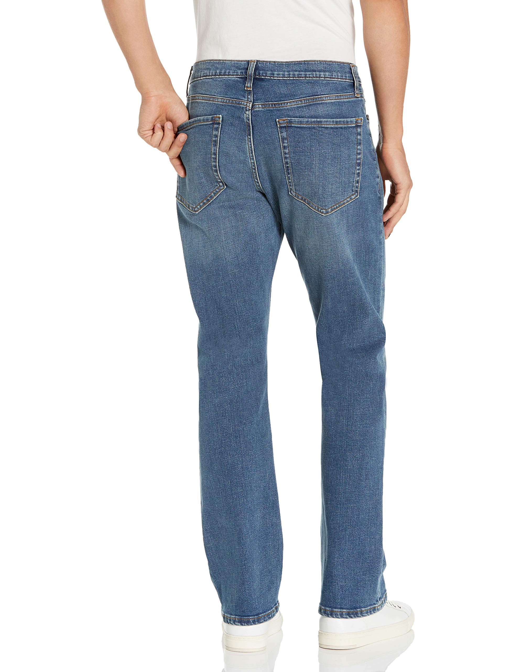 Amazon Essentials Jeans dritti con taglio bootcut - colori fuori produzione Uomo