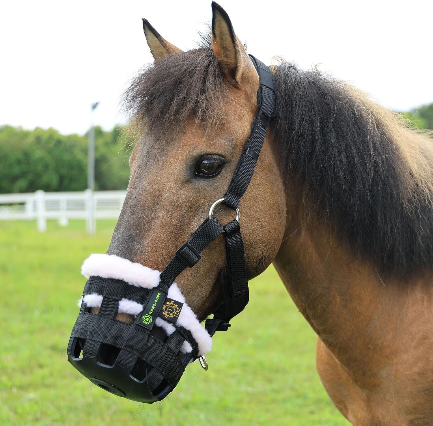 T TEKE Nano-Duro II Deluxe Horse Grazing Muzzle with Fleece Fur Lining, Full Adjustable Neoprene Cushion Halter