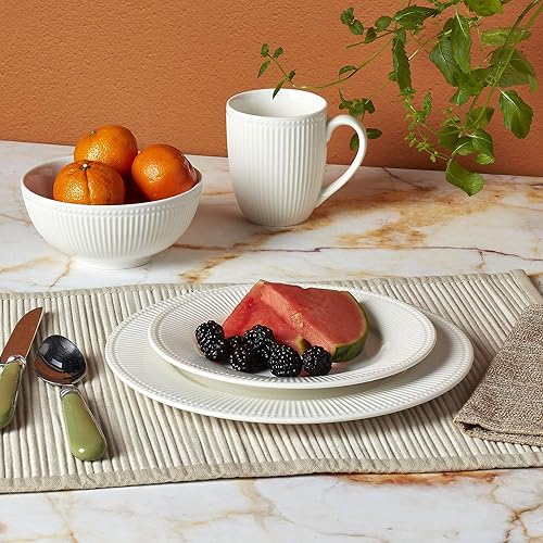 Vista 2 de Tabletops Gallery - Vajilla redonda de porcelana blanca con relieve, resistente a los arañazos, colección Fleur de 16 piezas