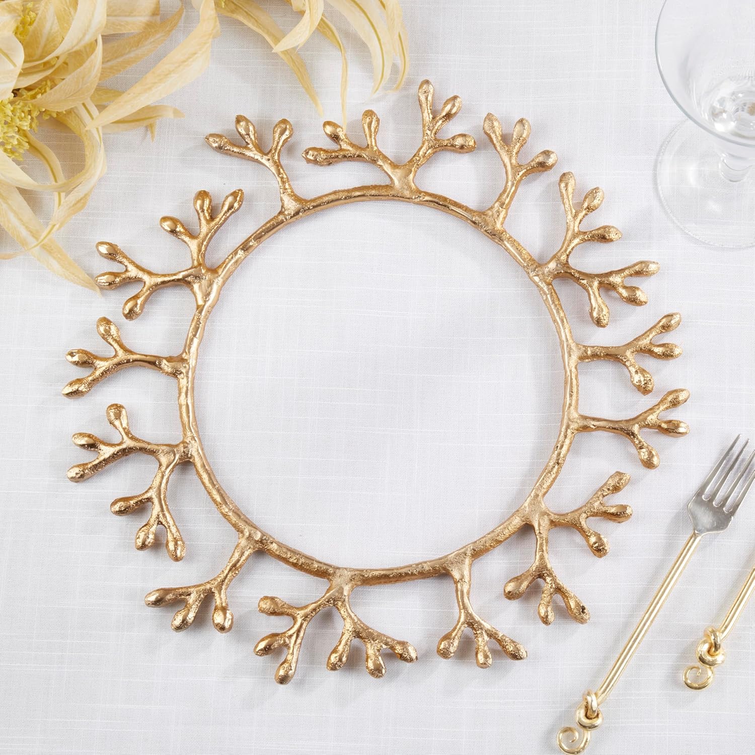 SARO LIFESTYLE Berries Frame Charger (Set of 4)