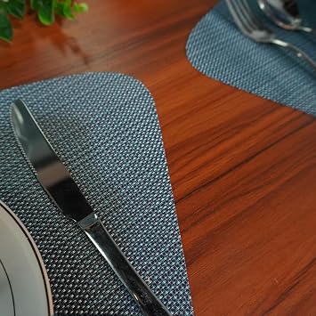 WAZAIGUR Wedge Placemats for Round Table Set of 4 Woven Vinyl Washable Placemat for Dining Table Heat Resistant Durablity Table Mats,Blue