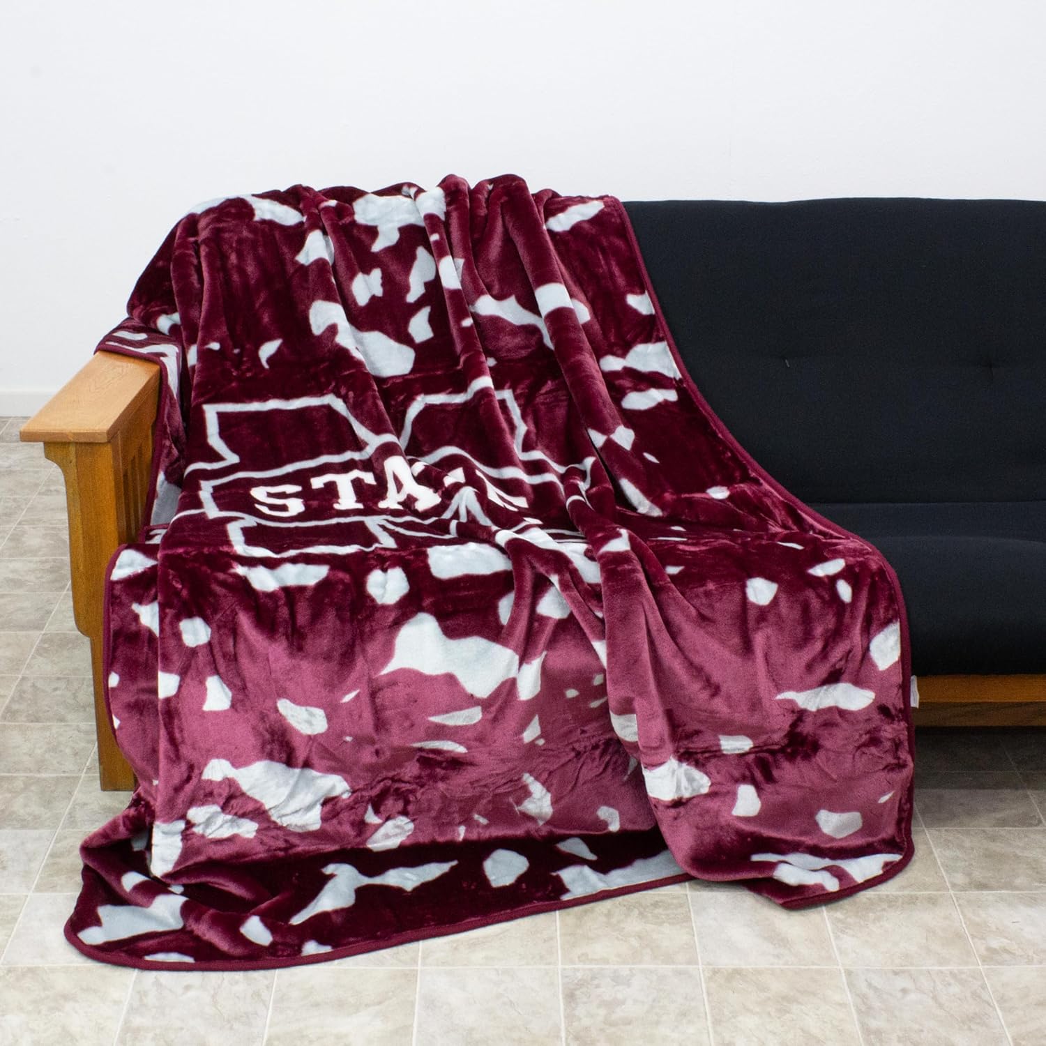 College Covers Everything Comfy Mississippi State Bulldogs Soft and Warm Huge Raschel Throw Blanket, 86" x 63"