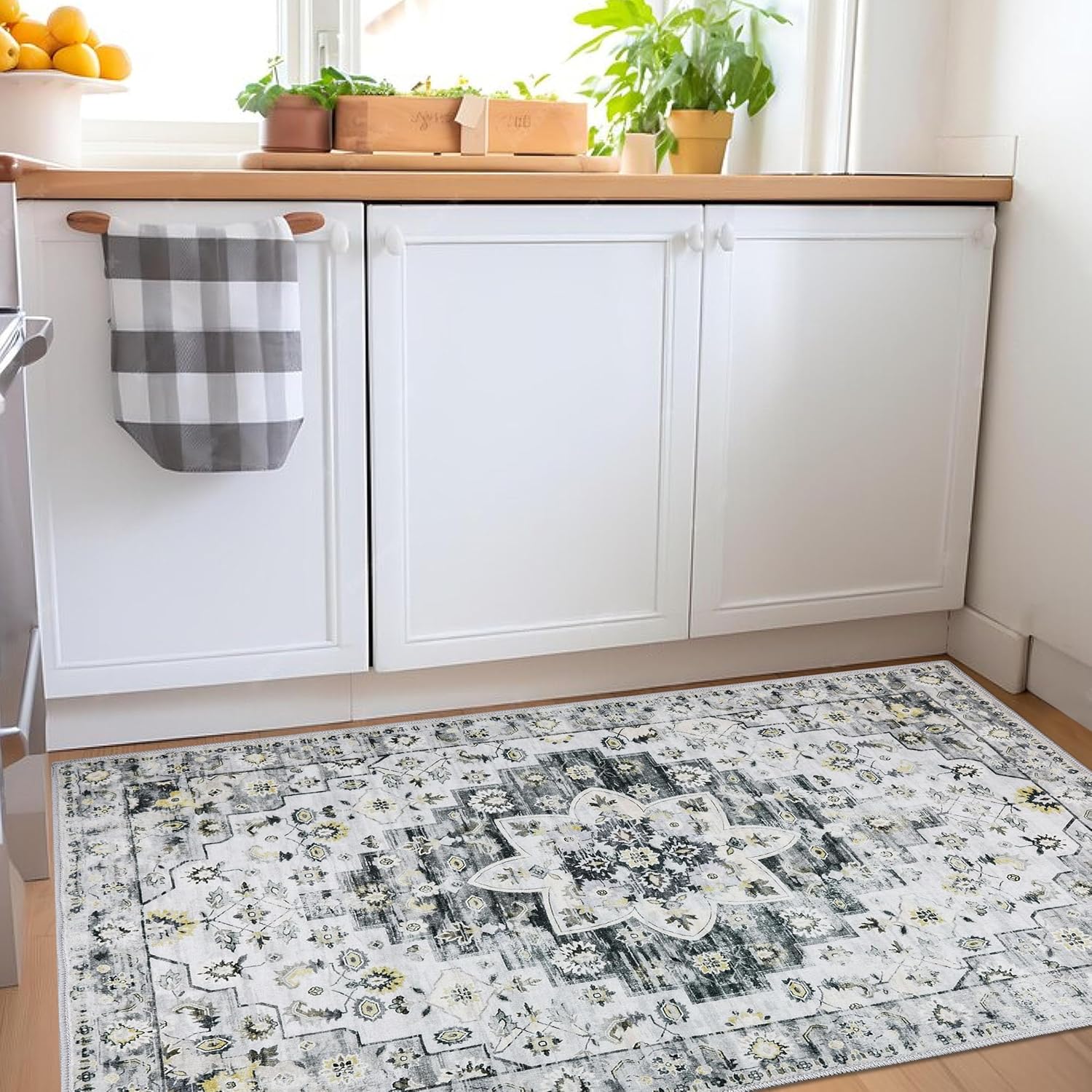 Washable Boho Area Rug 2x3ft Vintage Front Door Rug Non-Slip Soft Indoor Doormat Small Oriental Rug Low Pile Door Mat Bohemian Carpet for Entryway Living Room Kitchen Bedroom Bathroom (Fossil)