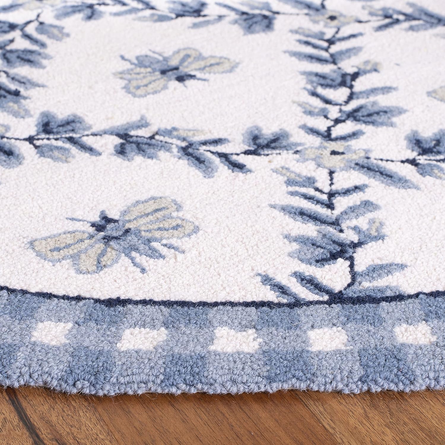SAFAVIEH Chelsea Collection Area Rug - 4' Round, Ivory & Blue, Hand-Hooked French Country Wool, Ideal for High Traffic Areas in Living Room, Bedroom (HK55D)