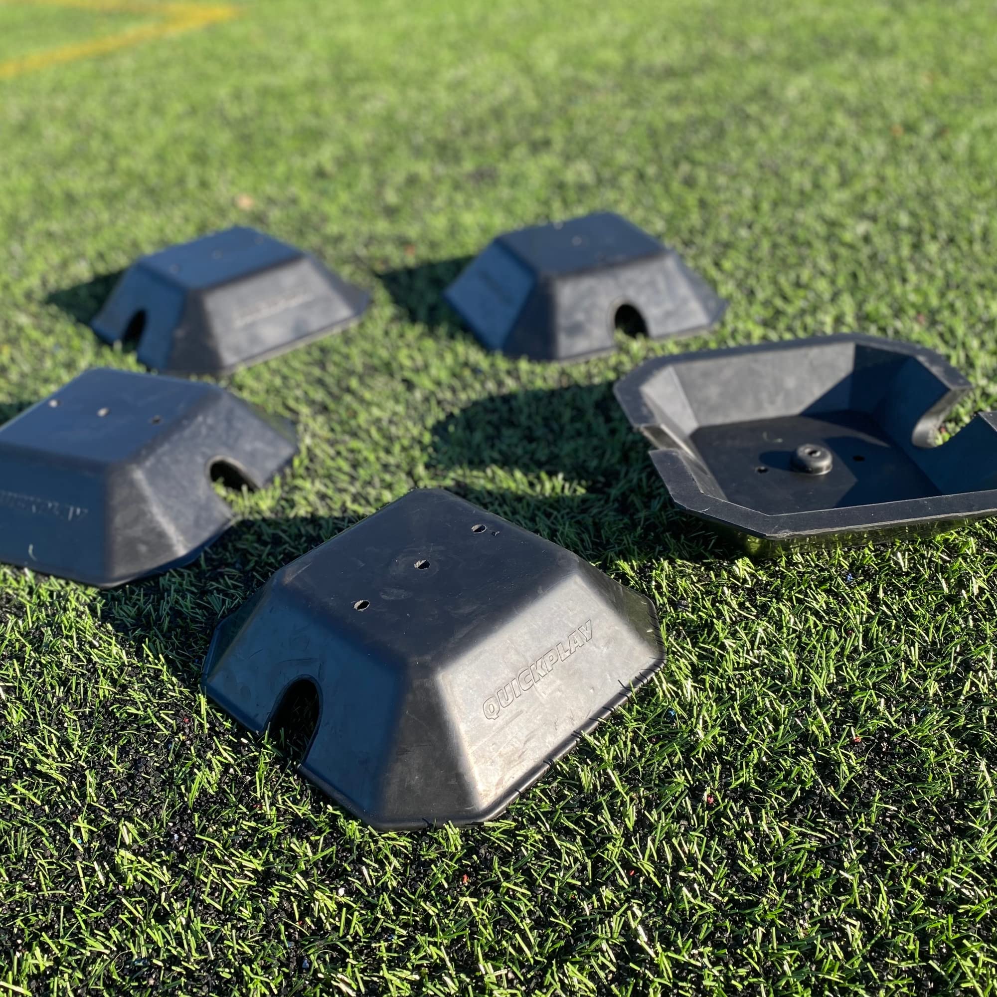 QUICKPLAY Lot de 5 poids de base pour s'entraîner sur gazon et terrain | Convient aux bâtons d'agilité QuickPlay et aux buts de football Kickster