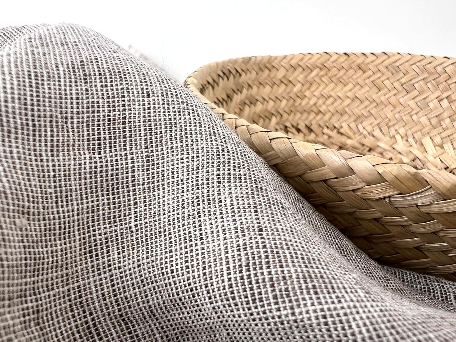 100% Linen Fabric – Yarn Dyed Chambray, Pre-Washed, Lightweight Crisp & Cool Handfeel, 52–54" Wide – The Linen Lab (Oatmeal Brown 7068, 3y)