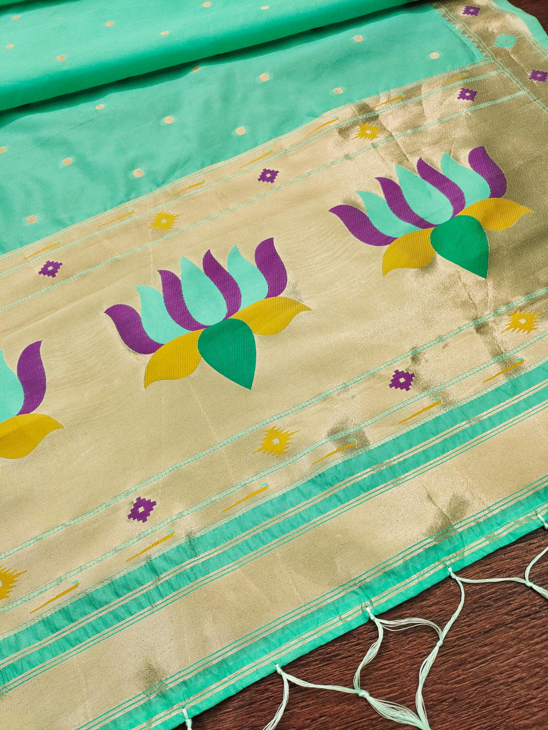 DEVANGI Women's Woven Banarasi Silk Dupatta/Chunni For Women, Floral Print 1 Meter Wide and 2.3 Meter Length Printed Designer Dupatta/Chunni For Girls(OM-DT-67-CGREEN) - Image 5 thumbnail