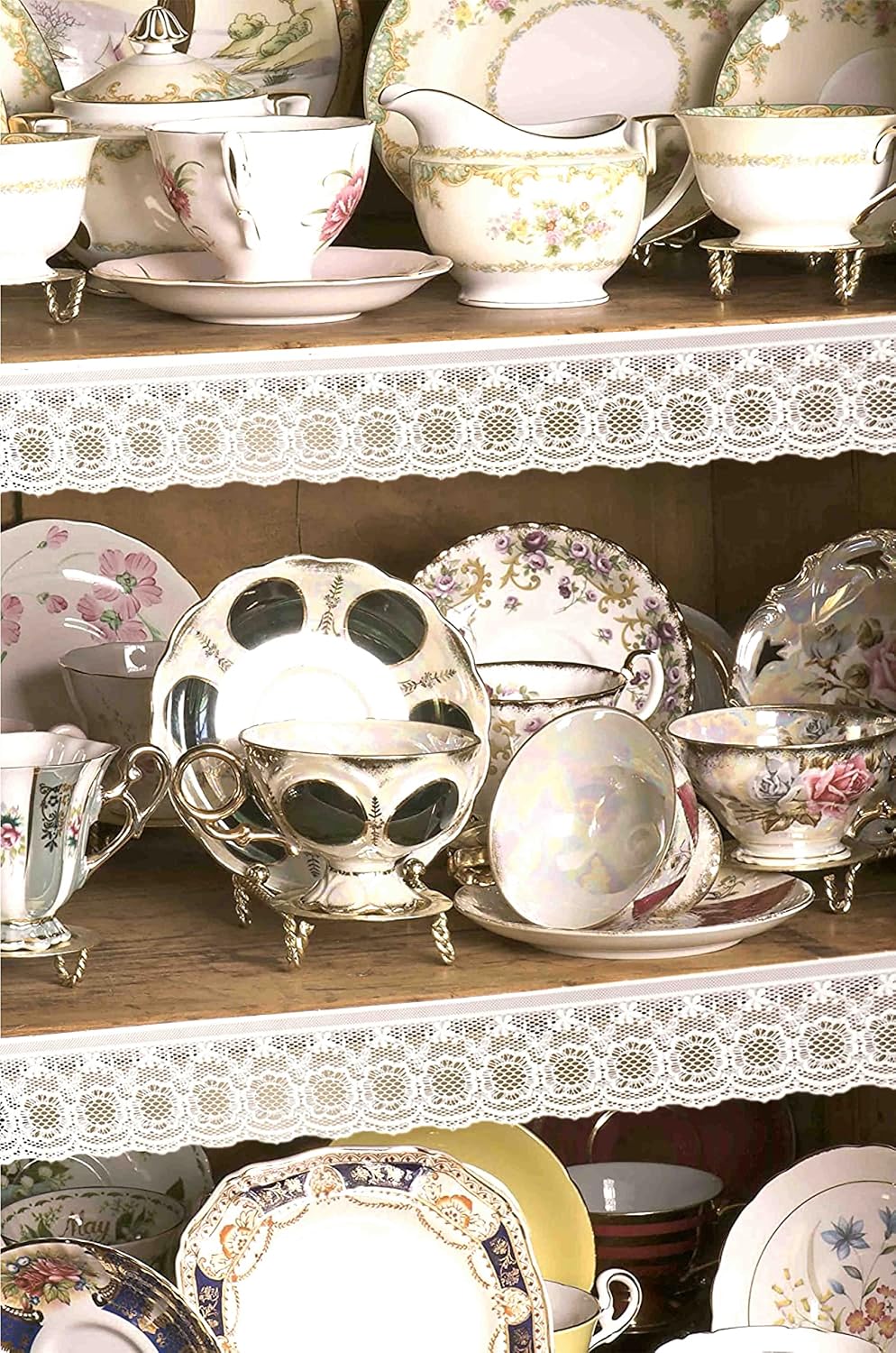 ANTIQUE LACE SHELF ACCENT TRIM OVER 16 FEET OF LACE