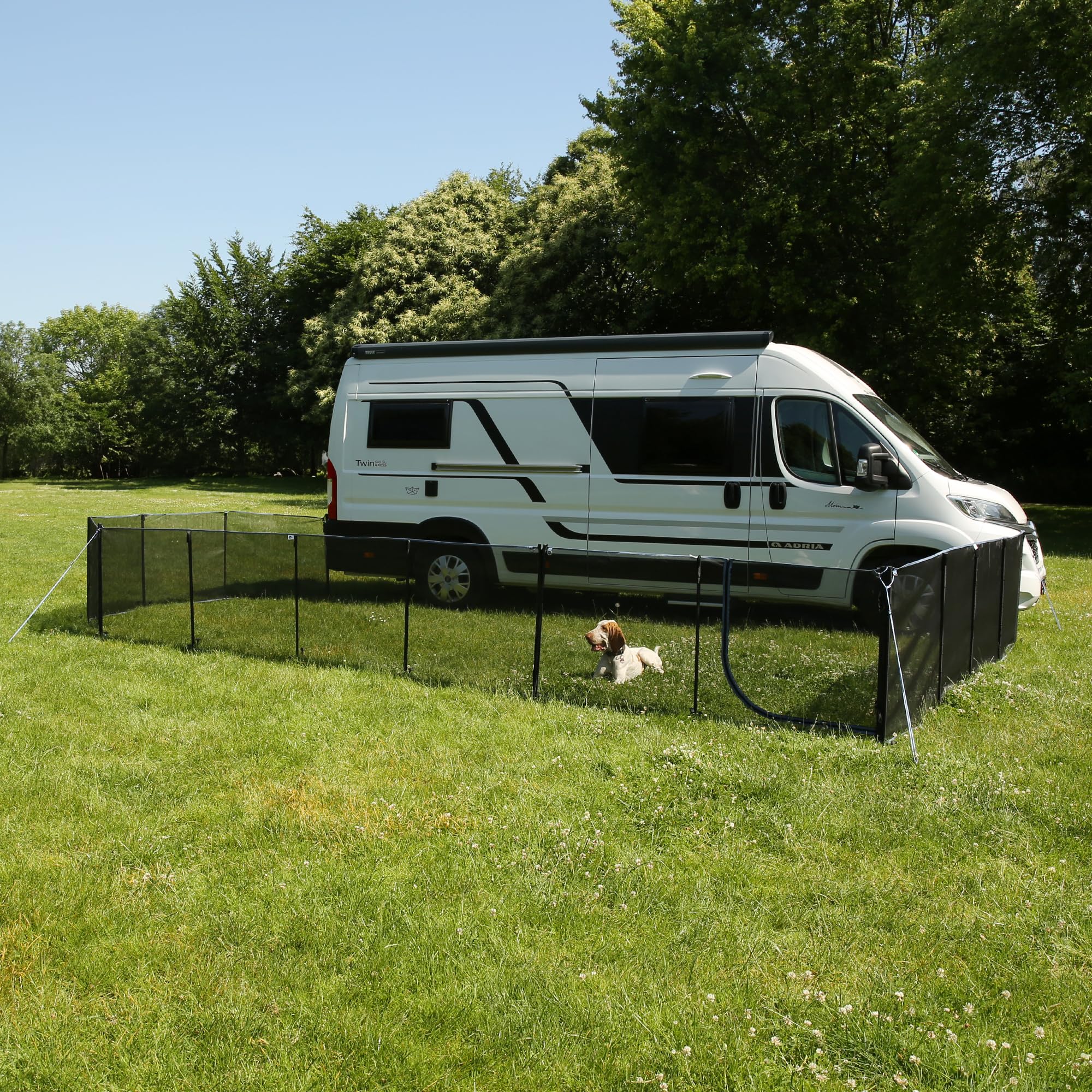 your GEAR Clôture mobile pour chien de 4 m pour camping et jardin - Maille en textilène robuste de 90 cm de haut - Extensible à l'infini et résistant aux intempéries - Kit complet avec poteaux