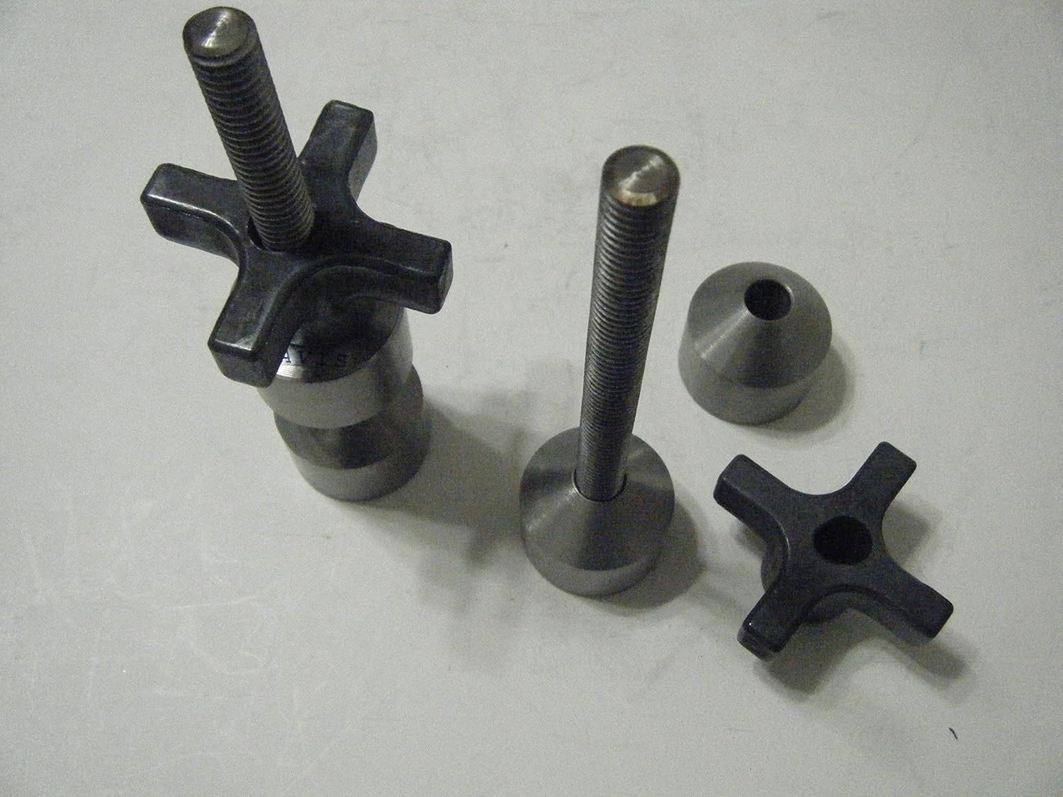 1 1/4" Davis Steel Two Hole pin with Quick knobs