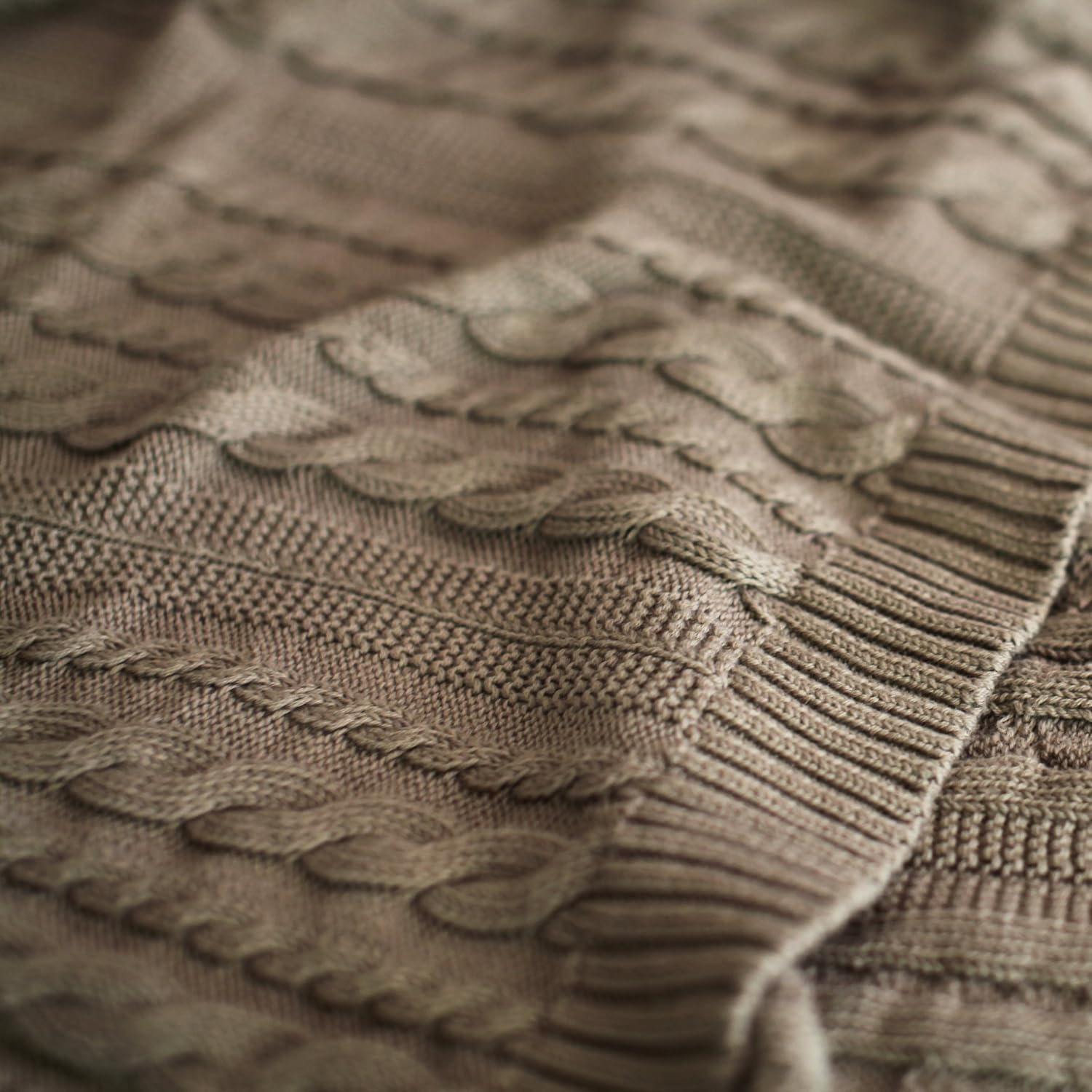 Viverano Organic Cotton Cable Knit Throw Blanket, 50 X 70, Super Soft (Earth Brown)