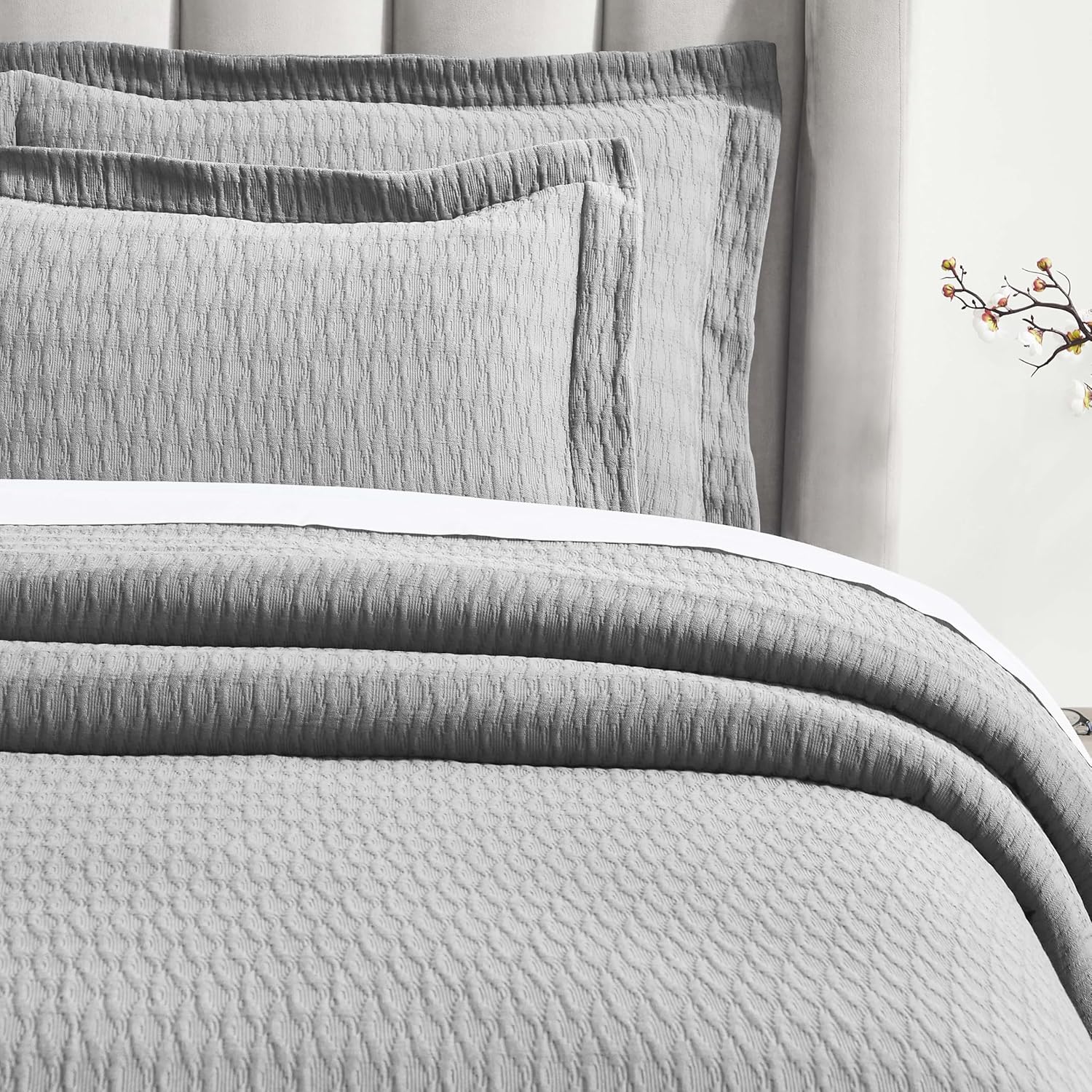 Superior 3 Piece Cotton Bedspread Set, Home Bed Decor, Decorative Bed Spread, 2 Pillow Shams, Medium Weight Blanket, Matelasse Coverlet, Bedding Essentials, Calvert Collection, Queen, Ivory