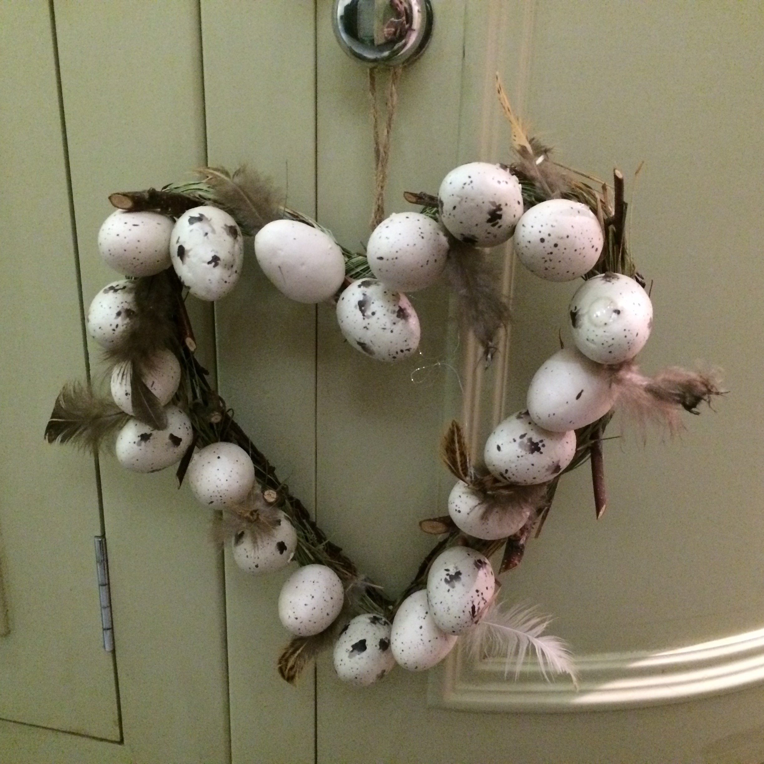 GISELA GRAHAM speckled egg/feather/twig Easter/ Spring heart shaped WREATH