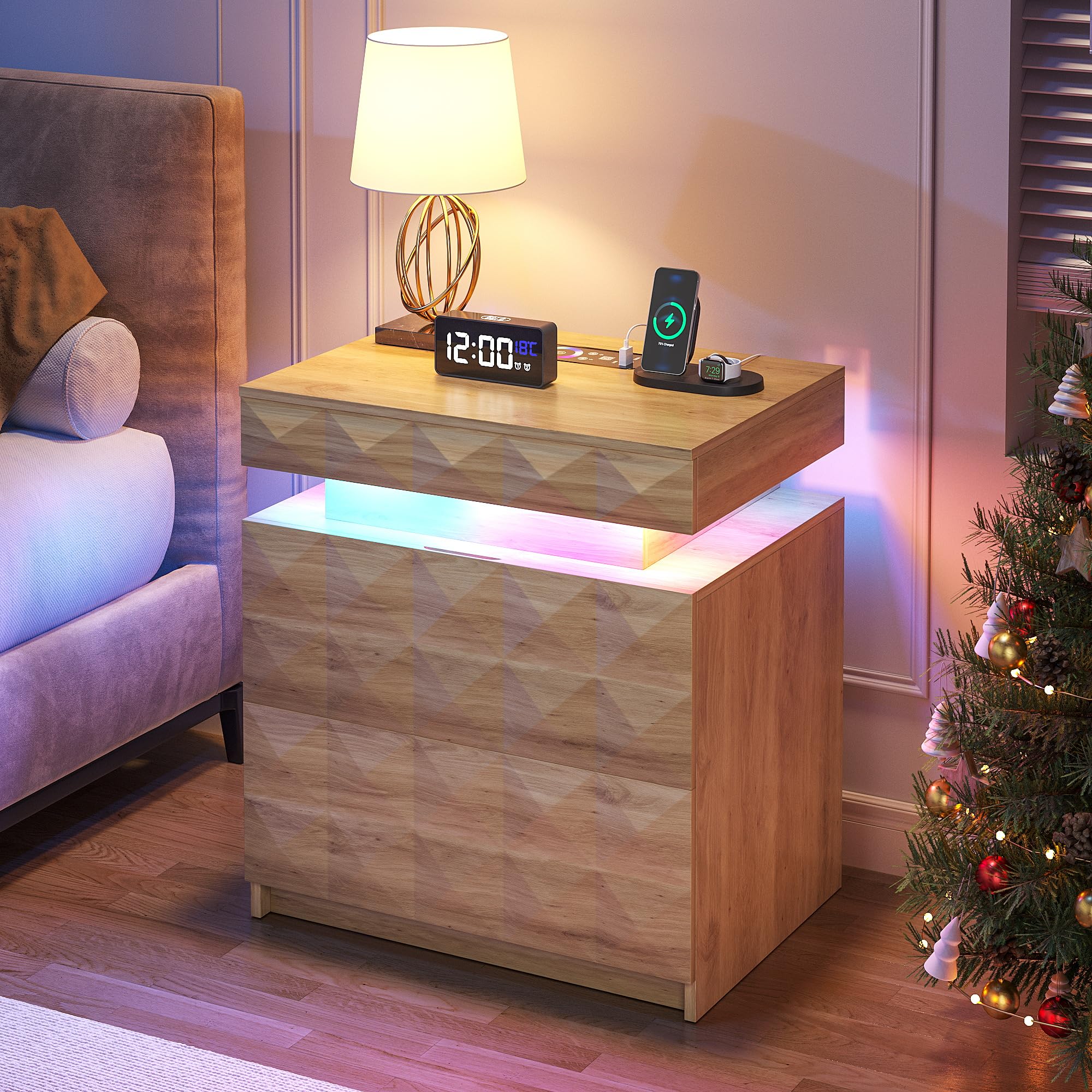 FREDEES LED Nachttisch mit Ladestation - Nachttisch mit 3 Schubladen und Abschließbarem, Verstecktem Stauraum, Intelligenter Nachttisch mit Human-Sensor RGB-Beleuchtung, Naturholzfarbe
