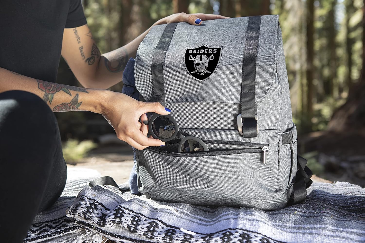 Picnic TIME NFL Las Vegas Raiders OTG Traverse Cooler - Soft Cooler - Hiking Backpack, Heathered Gray