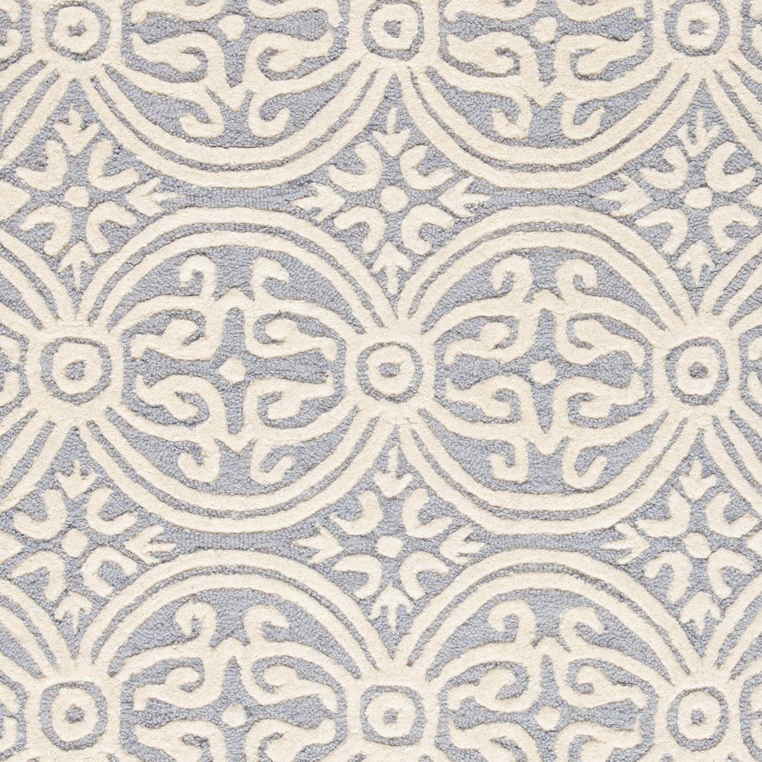 SAFAVIEH Cambridge Collection Runner Rug - 2'6" x 20', Silver & Ivory, Handmade Moroccan Wool, Ideal for High Traffic Areas in Living Room, Bedroom (CAM123D)