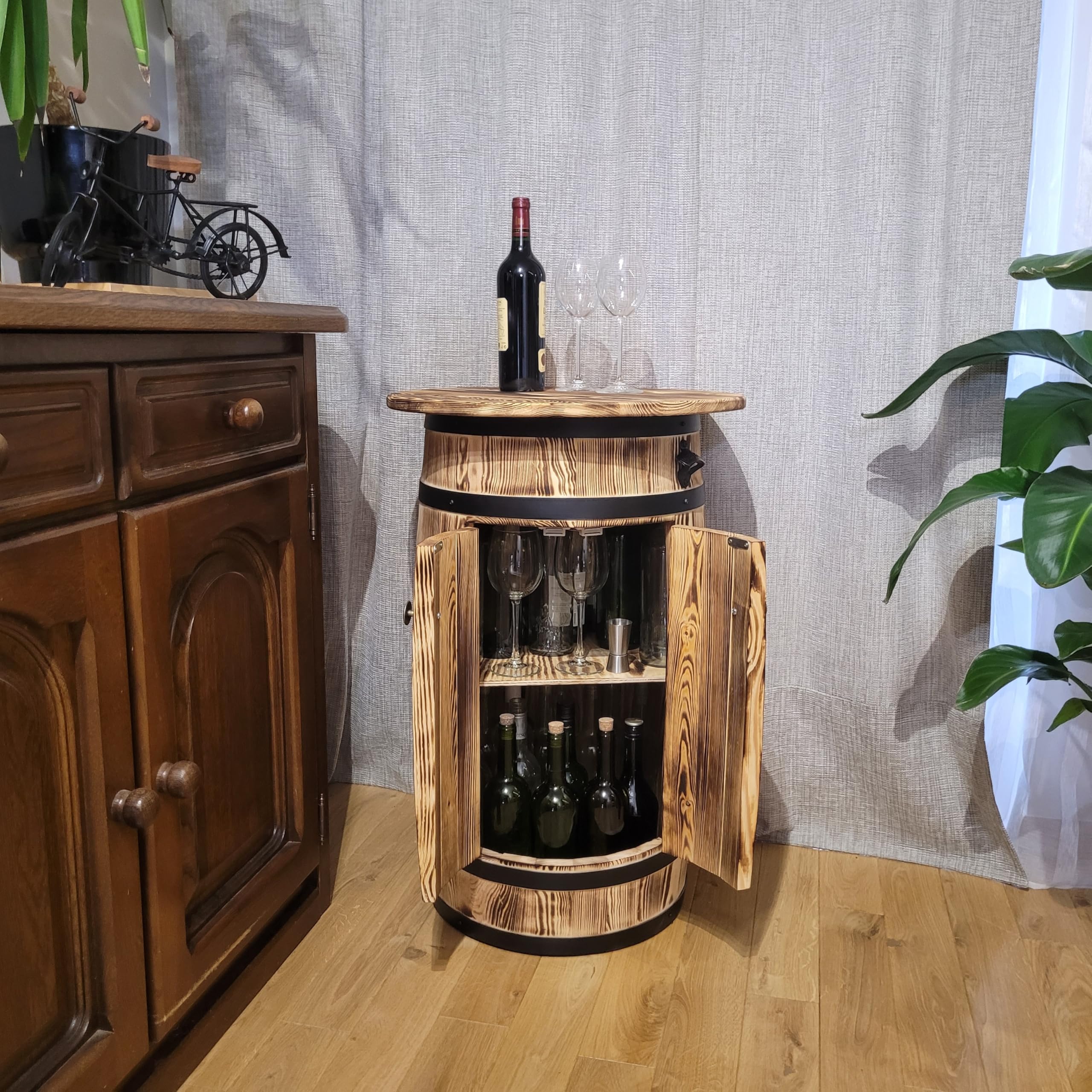 weeco Baril en bois avec étagères et portes pour ranger l'alcool - Meuble de bar avec grande surface de rangement pour 30 à 40 bouteilles - Casier à vin - 80 x 55 x 44 cm - Marron clair