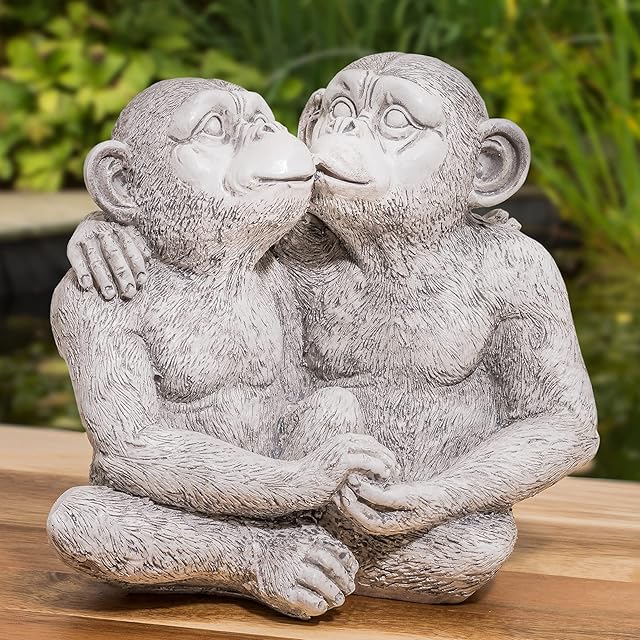 SA Products Kissing Monkeys Garden Statue - Cute Resin Ornament Decor for Home, Lawn, Patio, Decking - Decorative Indoor & Outdoor Animal Figurines & Sculptures - Gardening Accessories - 18x15x9cm