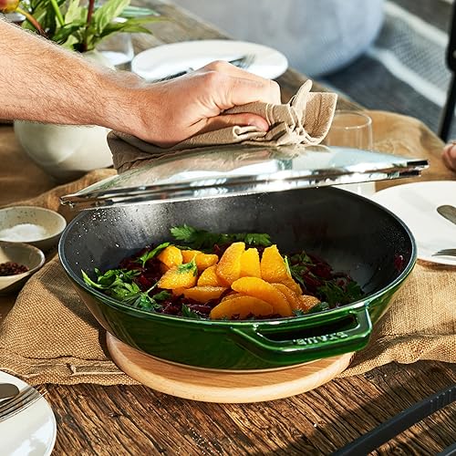 Miniatura 6 de Sartén Perfect Pan de Staub. Hecho de hierro fundido 4.5 cuartos, Negro mate