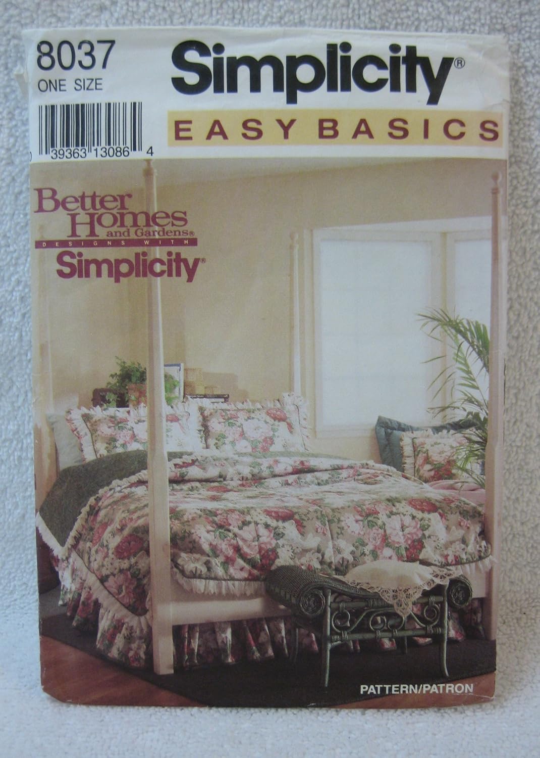 Amazon.com: Simplicity Ruffled Comforter Sewing Pattern, Duvet Cover ...