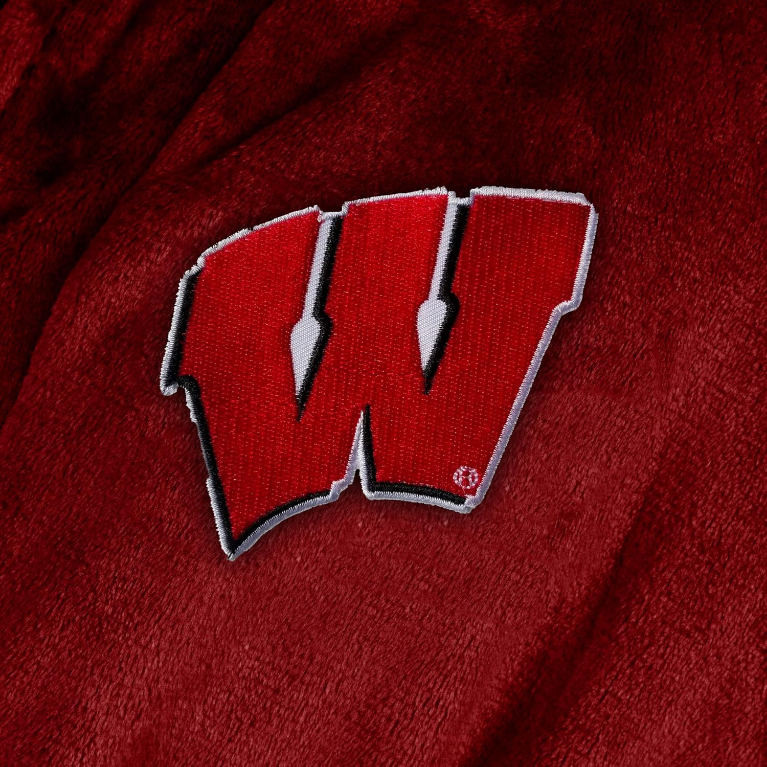 Northwest NCAA Wisconsin Badgers Unisex-Adult Silk Touch Bath Robe, Large/X-Large, Team Colors