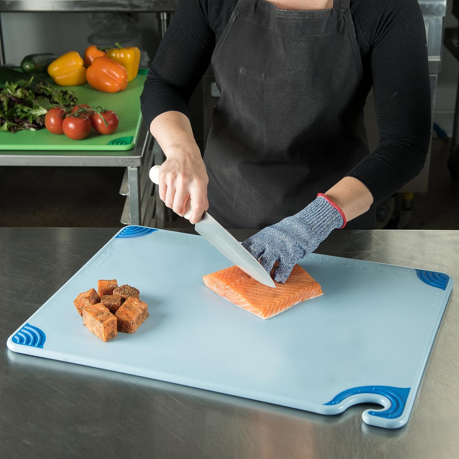 San Jamar Saf-T-Grip Cutting Board With Molded-In Ruler, Plastic Chopping Board for Kitchen, 18" x 24" x 0.5", 1 Count, Blue